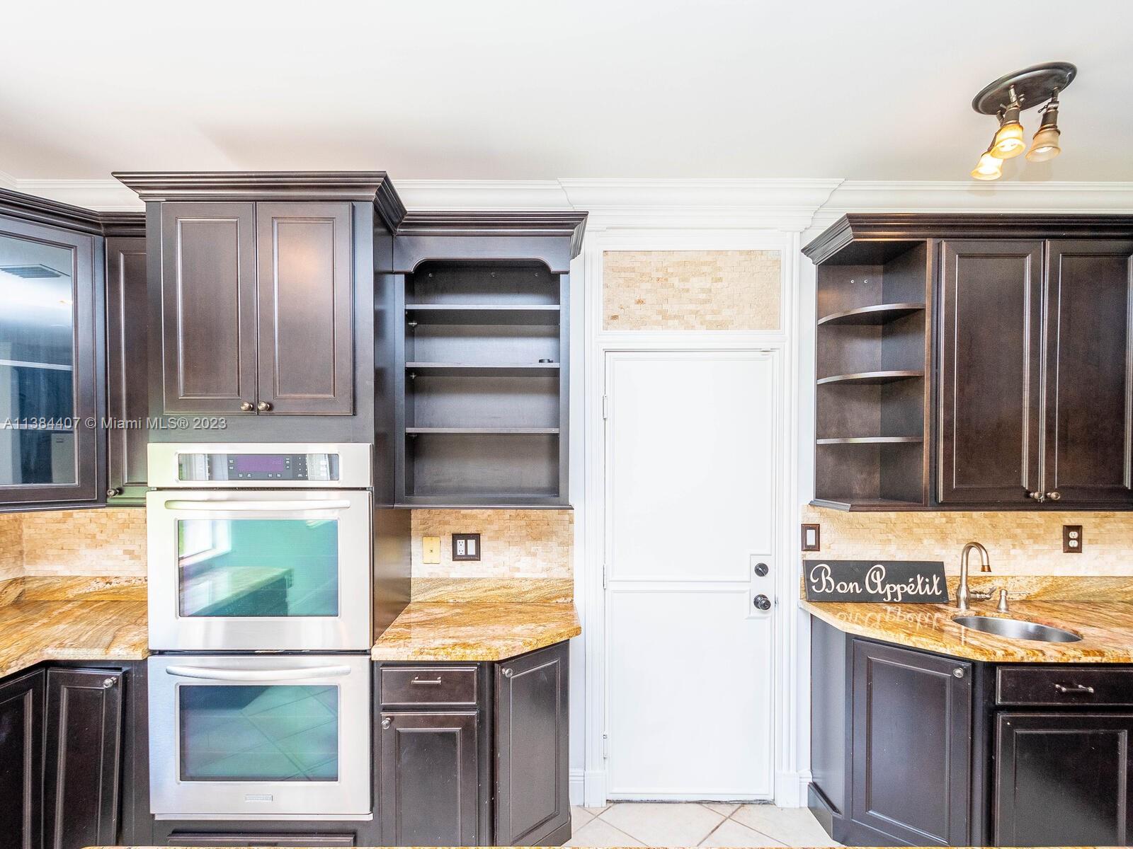 TWIN ACRES - Residential Lease