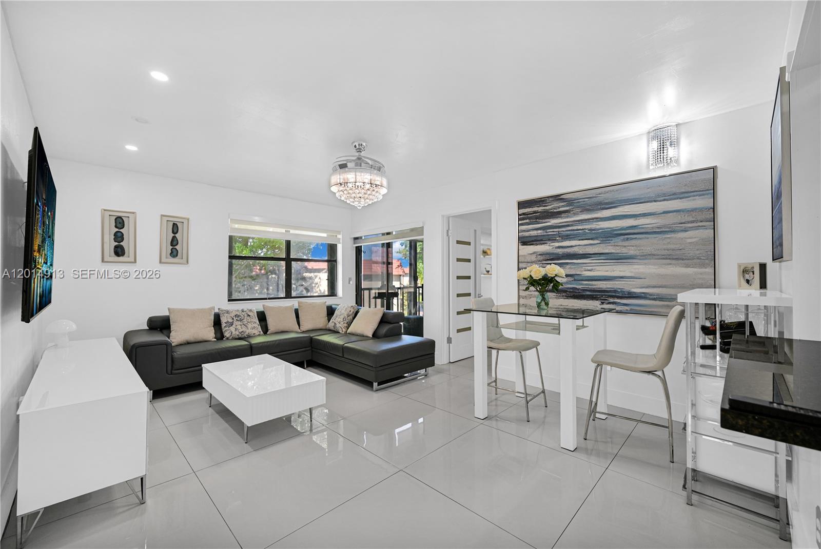 LAGO GRANDE THREE-A CONDO - Residential