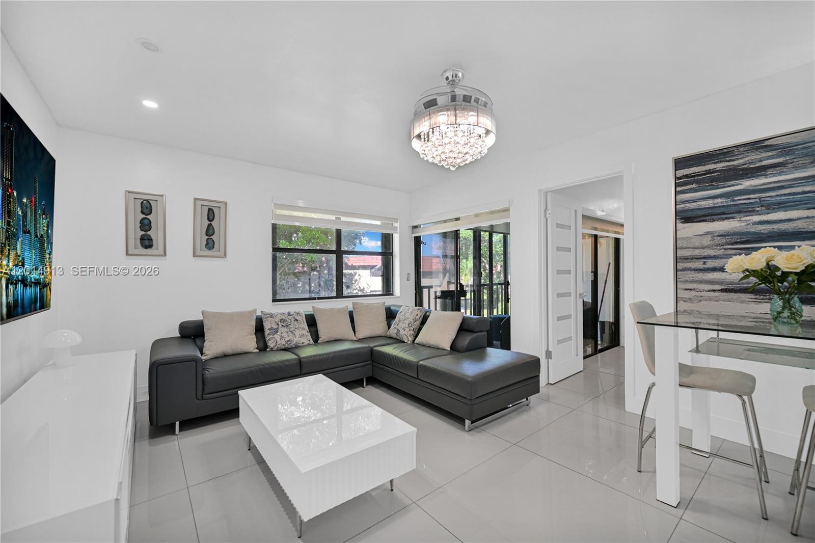 LAGO GRANDE THREE-A CONDO - Residential