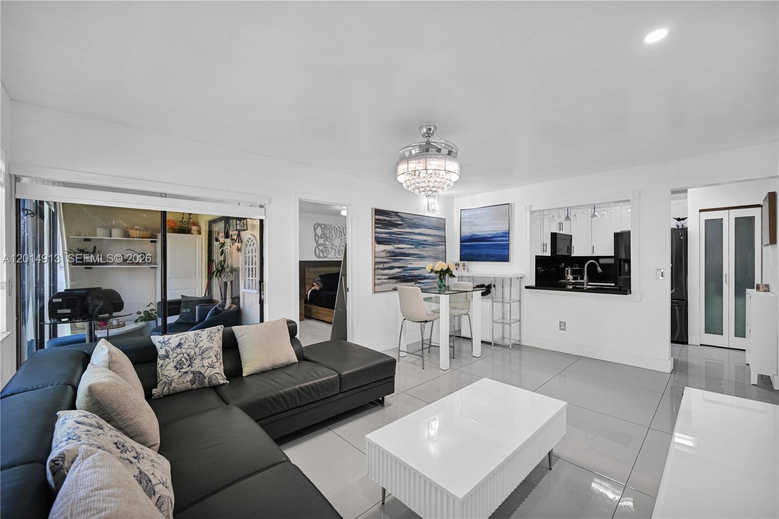 LAGO GRANDE THREE-A CONDO - Residential