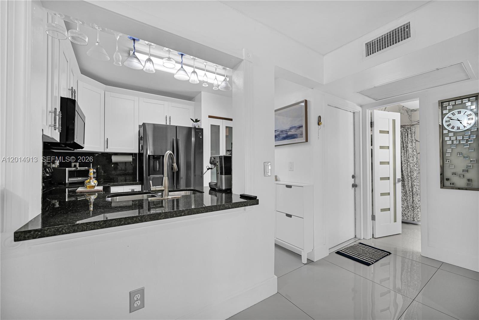 LAGO GRANDE THREE-A CONDO - Residential