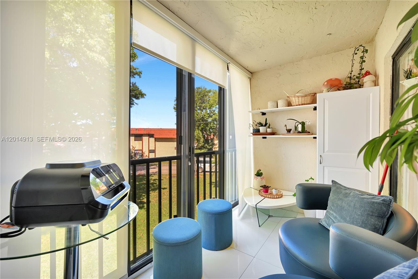 LAGO GRANDE THREE-A CONDO - Residential