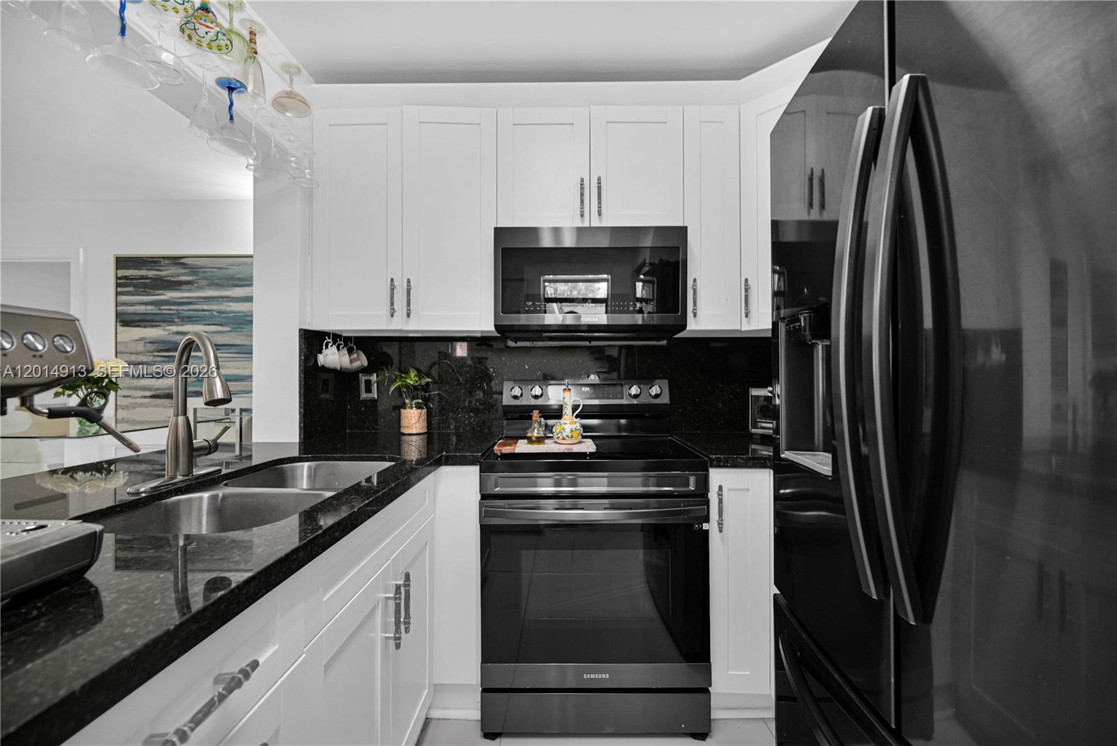 LAGO GRANDE THREE-A CONDO - Residential