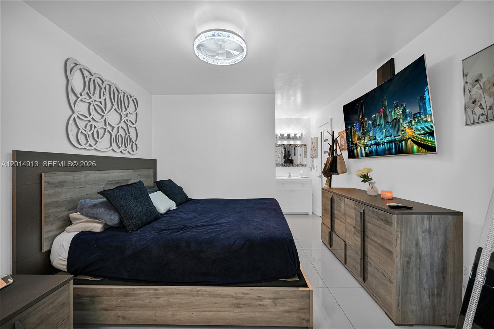 LAGO GRANDE THREE-A CONDO - Residential