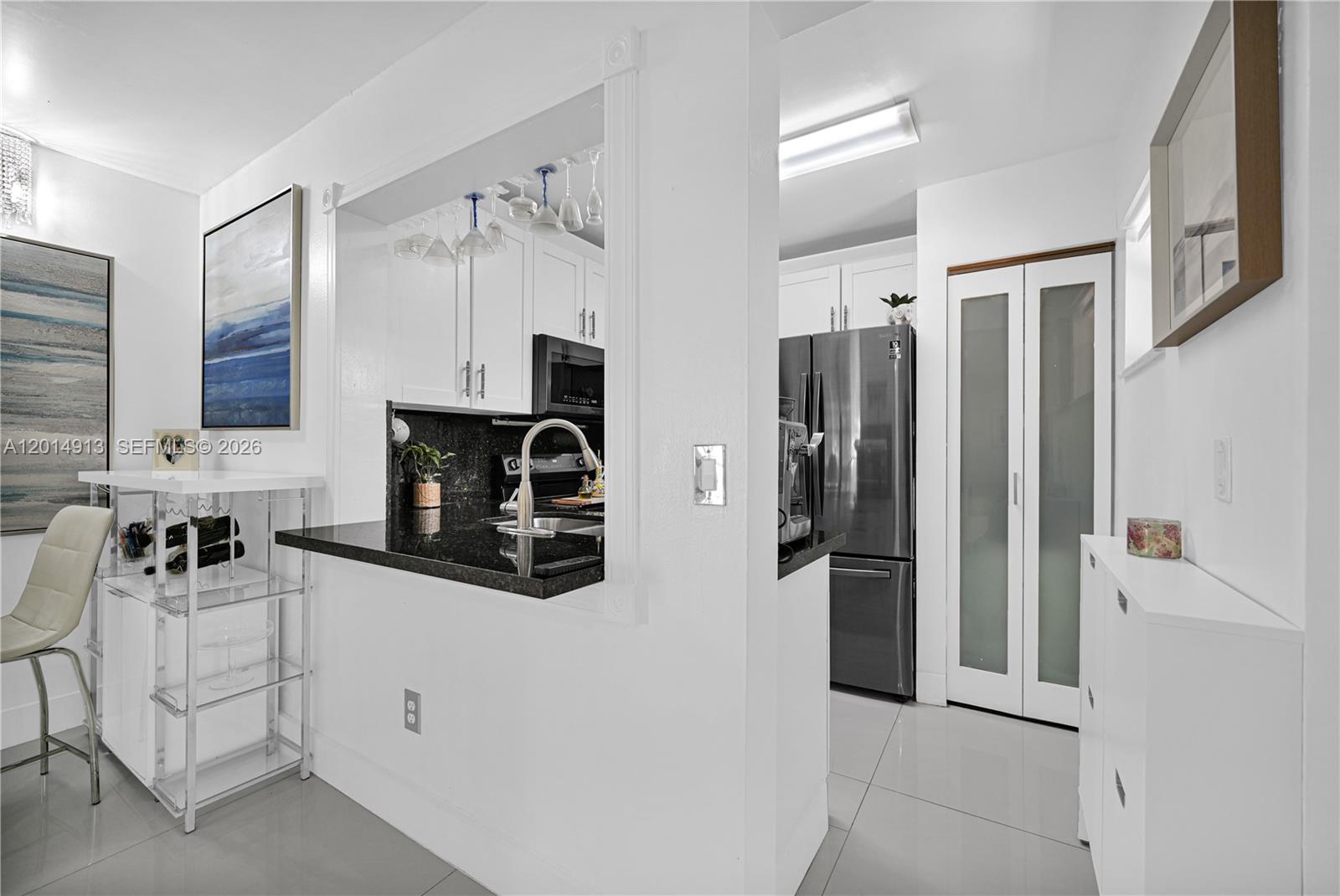 LAGO GRANDE THREE-A CONDO - Residential