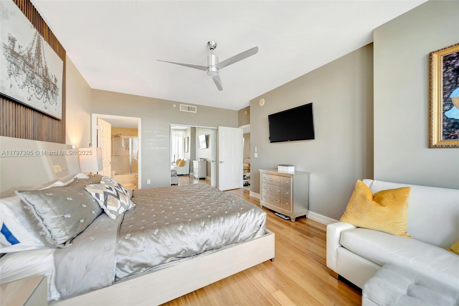 RENAISSANCE ON THE OCEAN - Residential