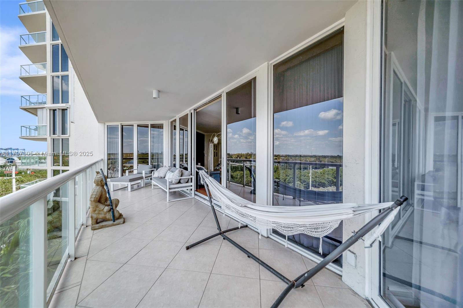 RENAISSANCE ON THE OCEAN - Residential