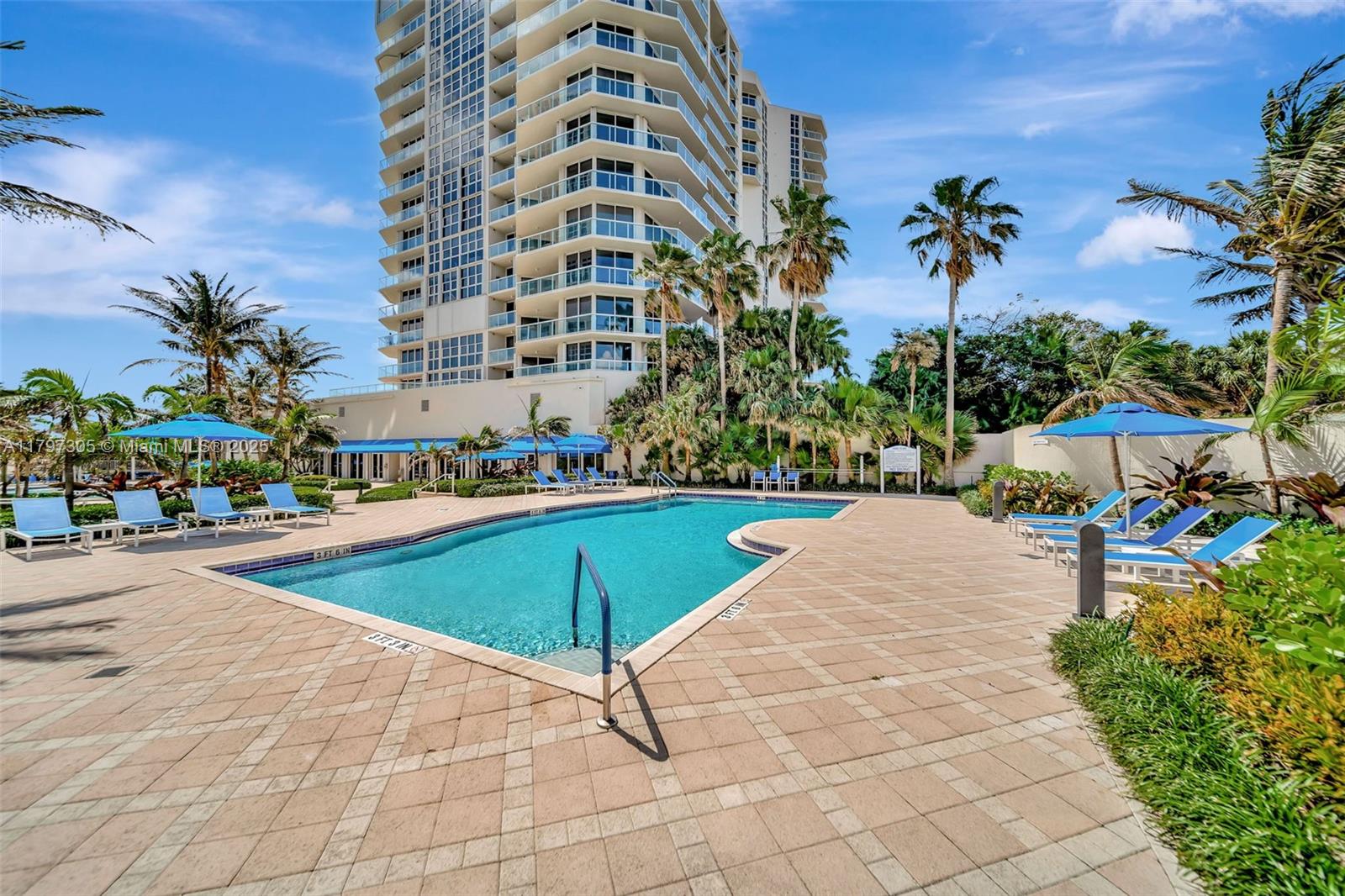 RENAISSANCE ON THE OCEAN - Residential