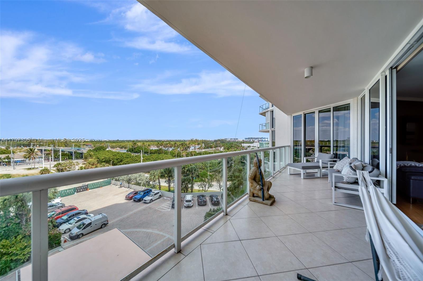 RENAISSANCE ON THE OCEAN - Residential