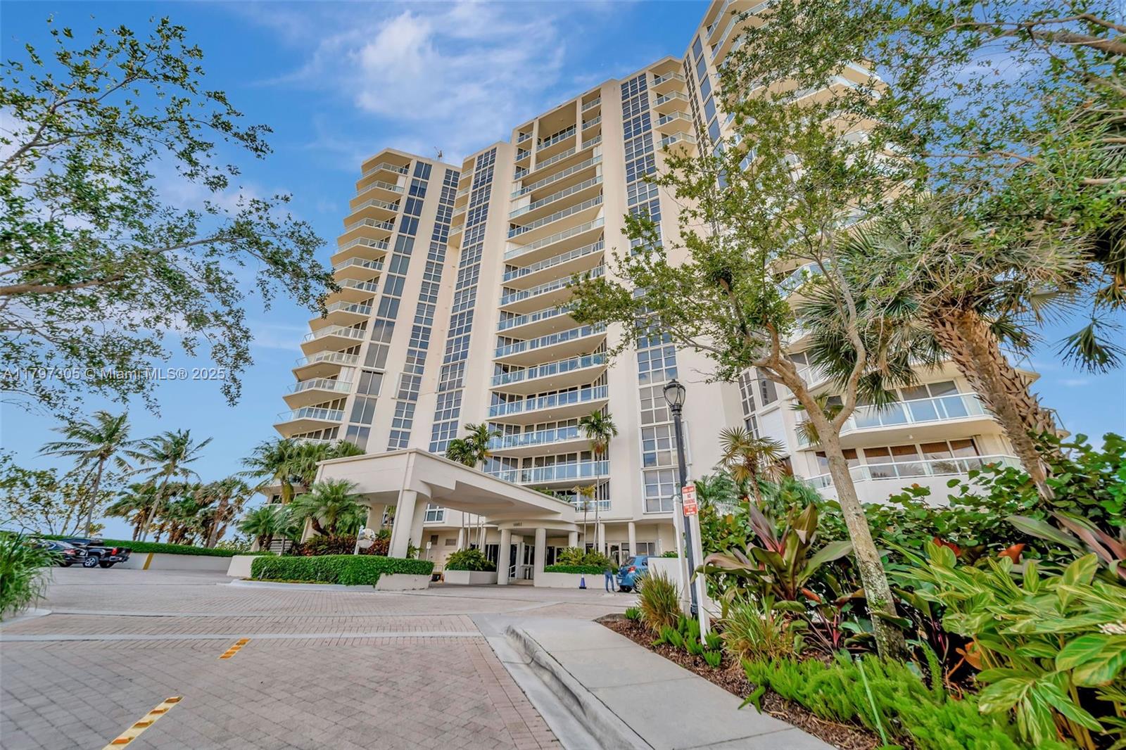 RENAISSANCE ON THE OCEAN - Residential