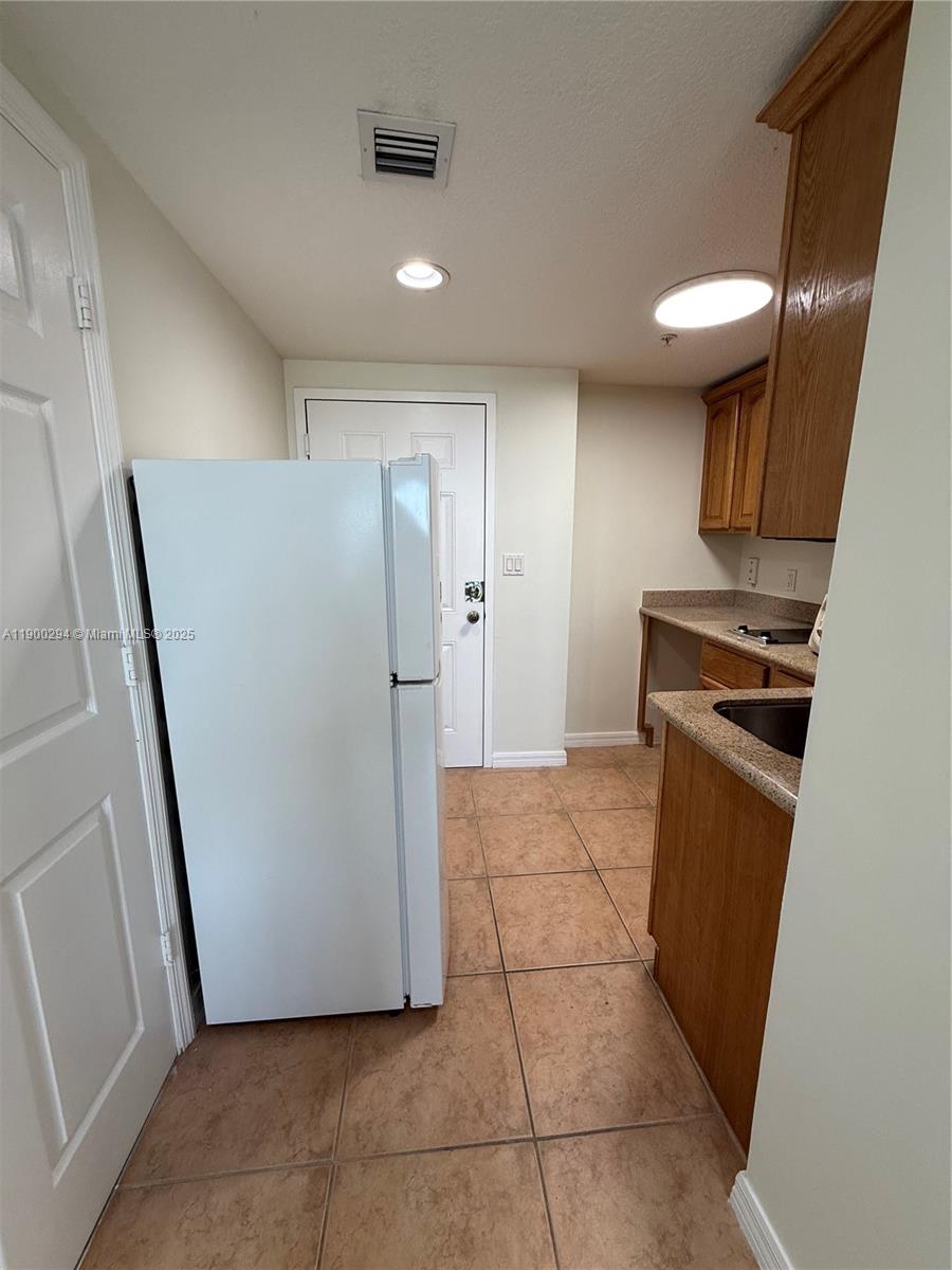 KEYSTONE PARK CONDO - Residential Lease