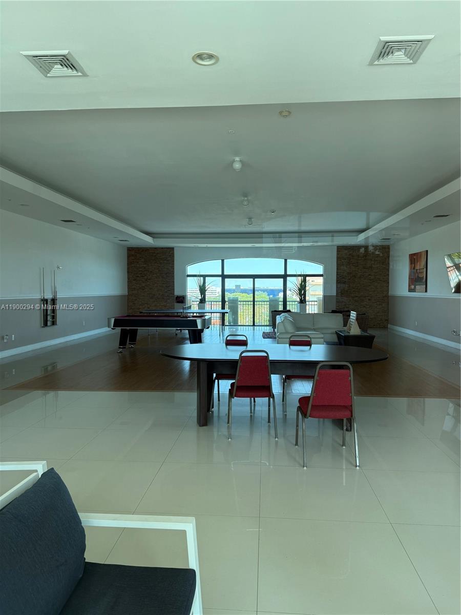 KEYSTONE PARK CONDO - Residential Lease