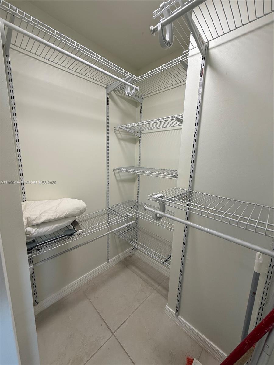 KEYSTONE PARK CONDO - Residential Lease