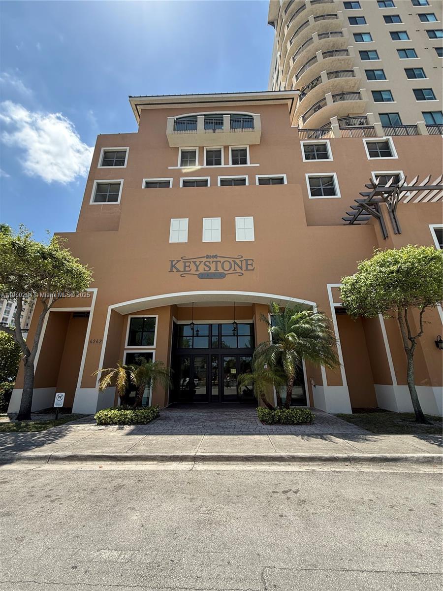 KEYSTONE PARK CONDO - Residential Lease