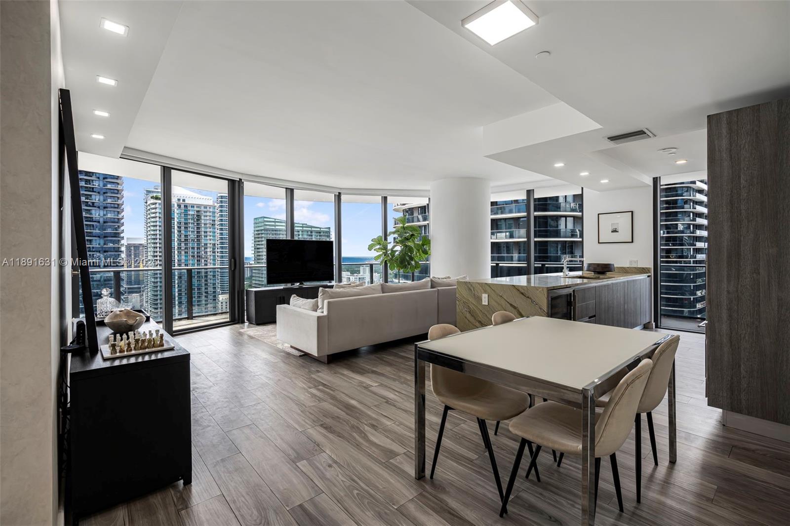 801 SMA RESIDENCES CONDO - Residential