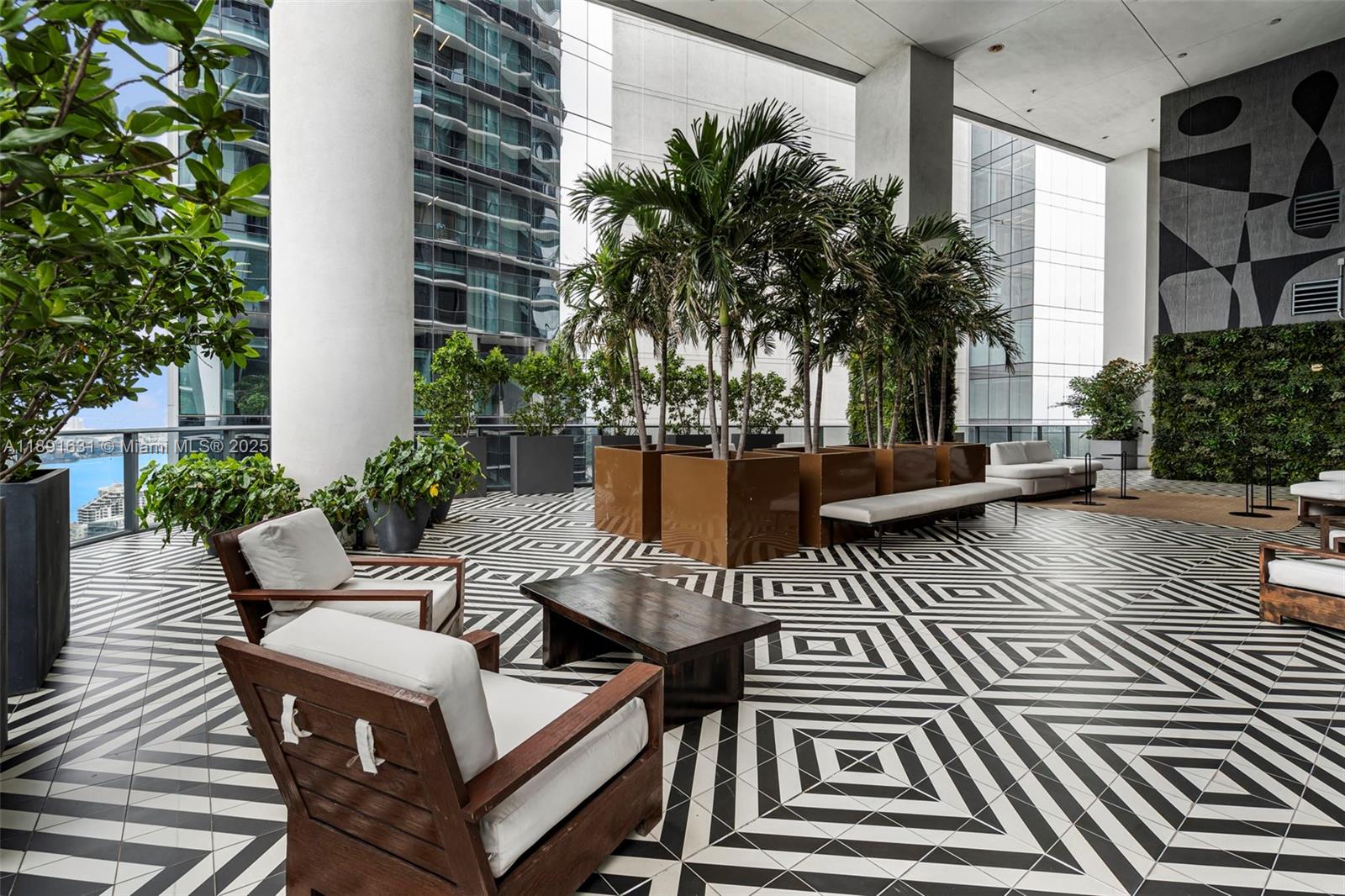 801 SMA RESIDENCES CONDO - Residential
