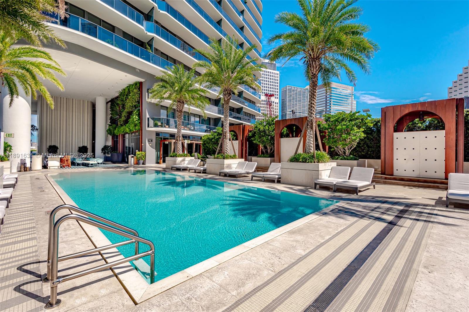 801 SMA RESIDENCES CONDO - Residential