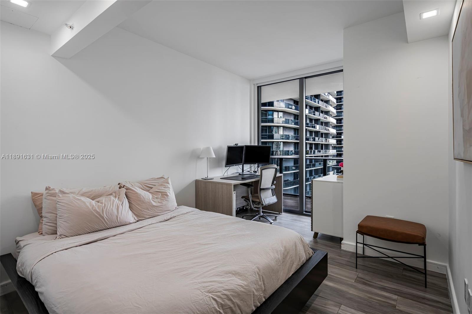 801 SMA RESIDENCES CONDO - Residential