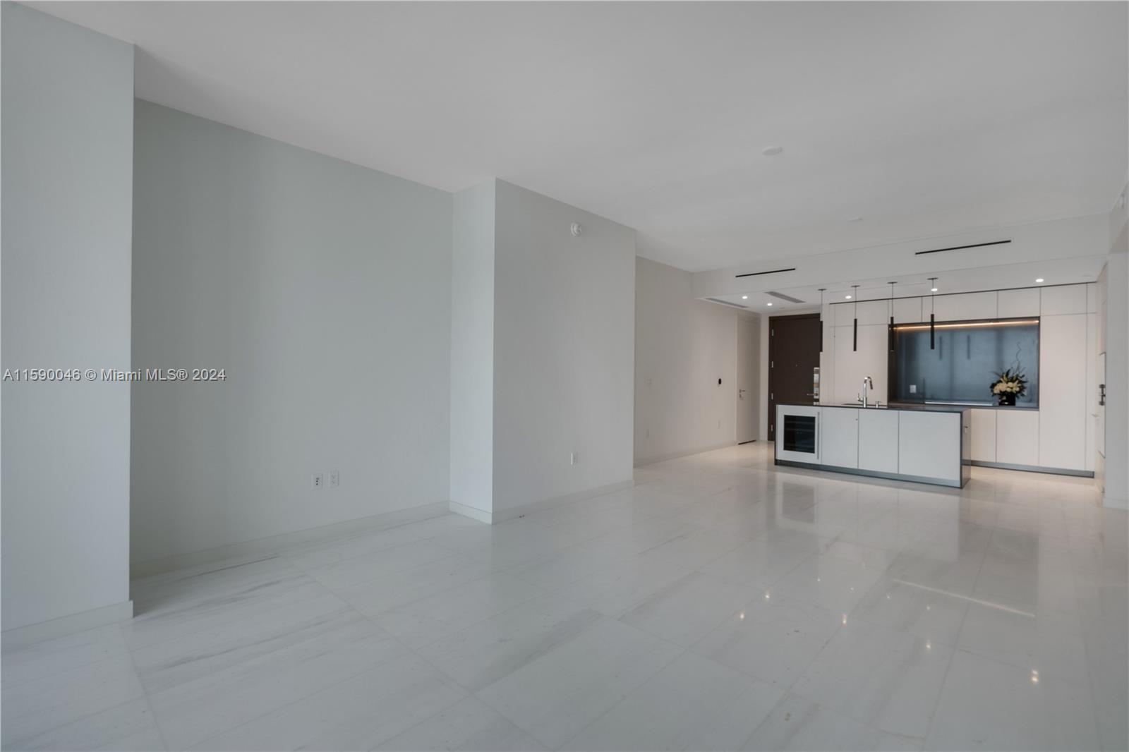 ASTON MARTIN RESIDENCES - Residential