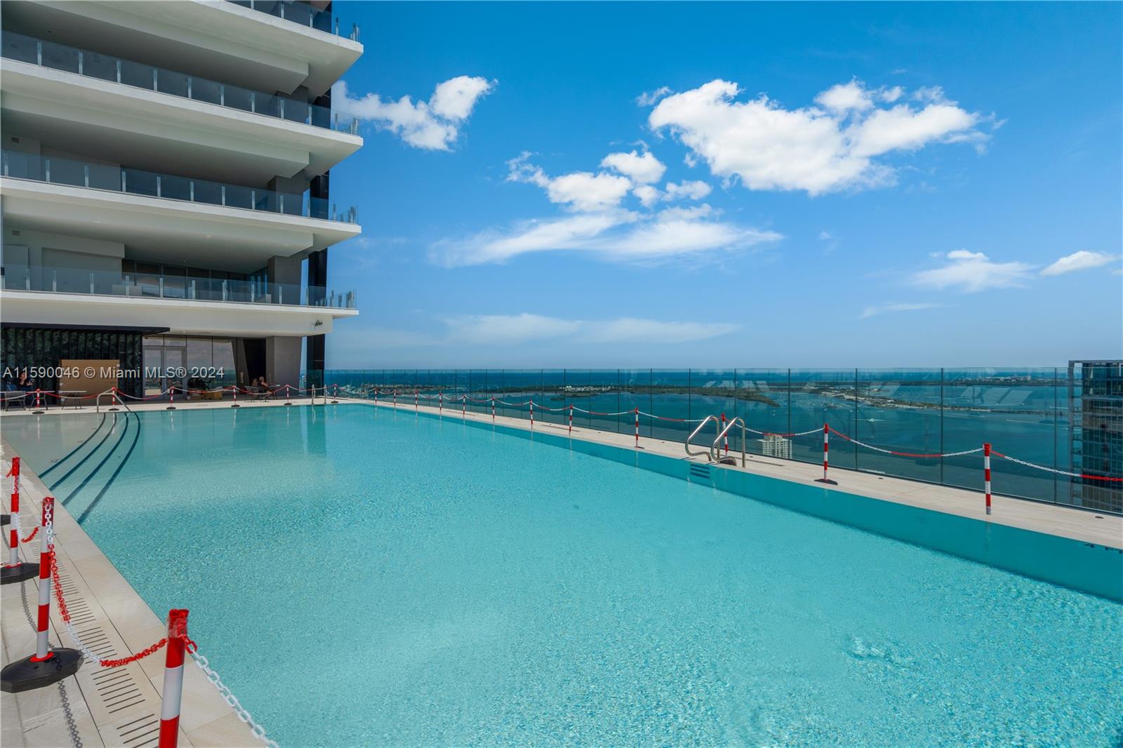 ASTON MARTIN RESIDENCES - Residential