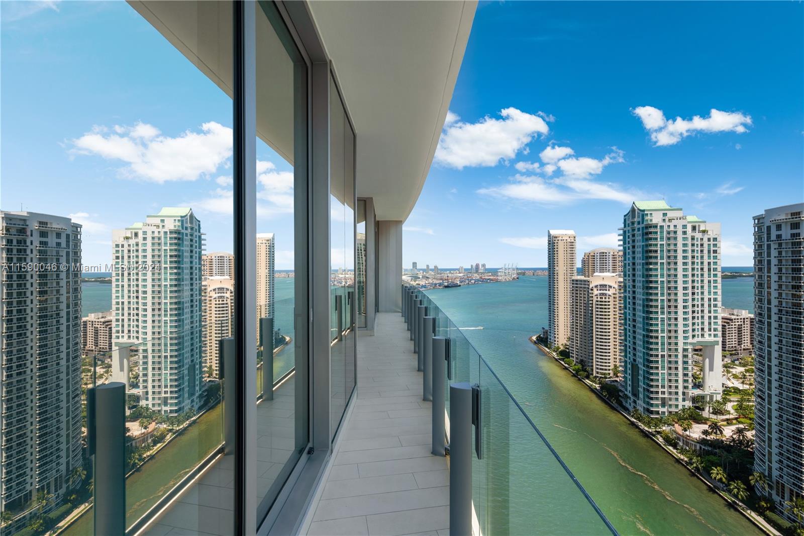 ASTON MARTIN RESIDENCES - Residential