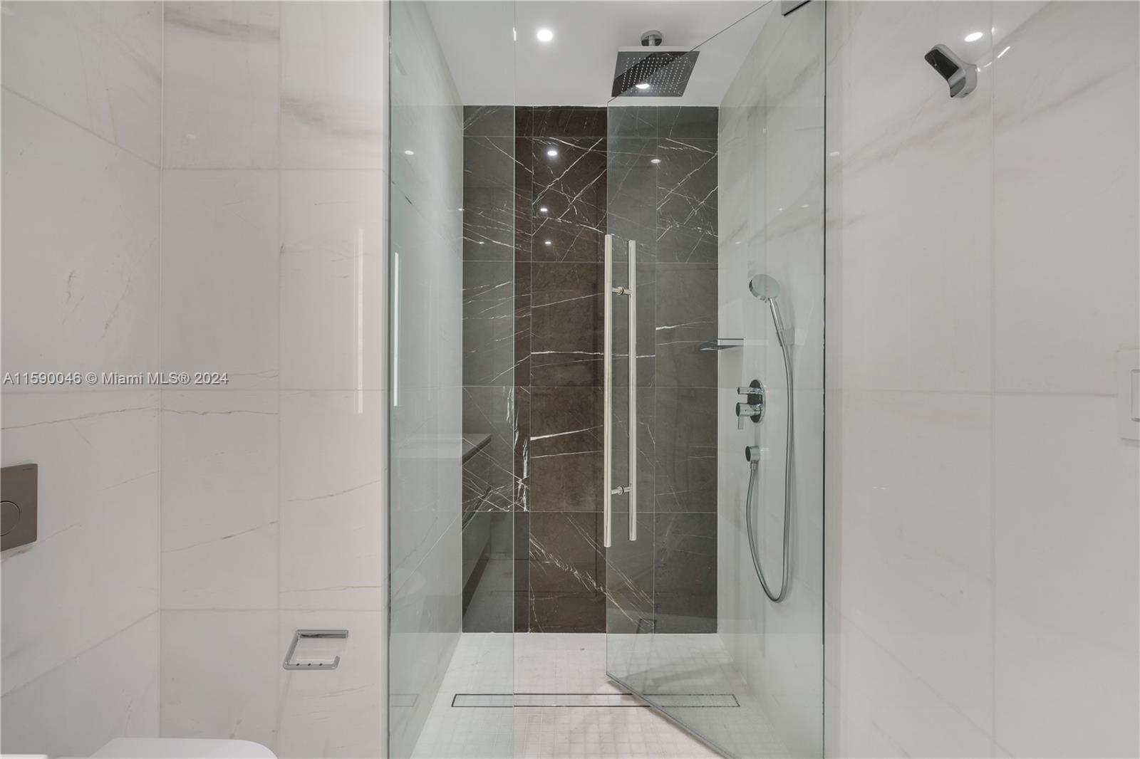 ASTON MARTIN RESIDENCES - Residential