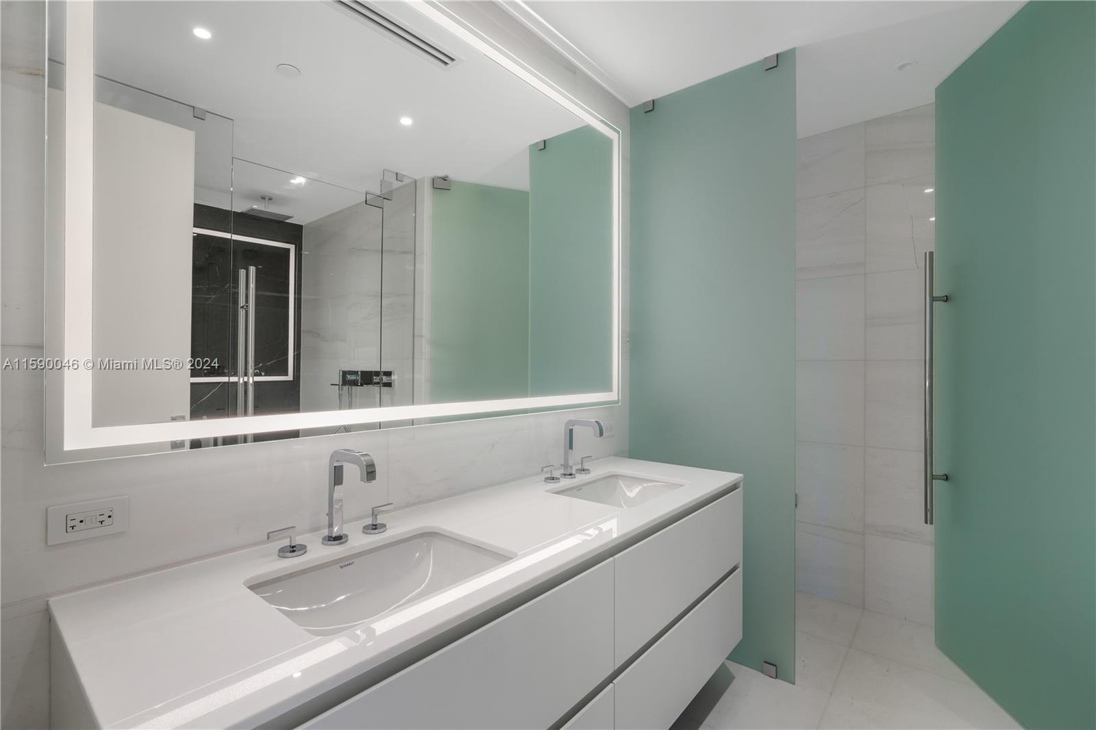 ASTON MARTIN RESIDENCES - Residential