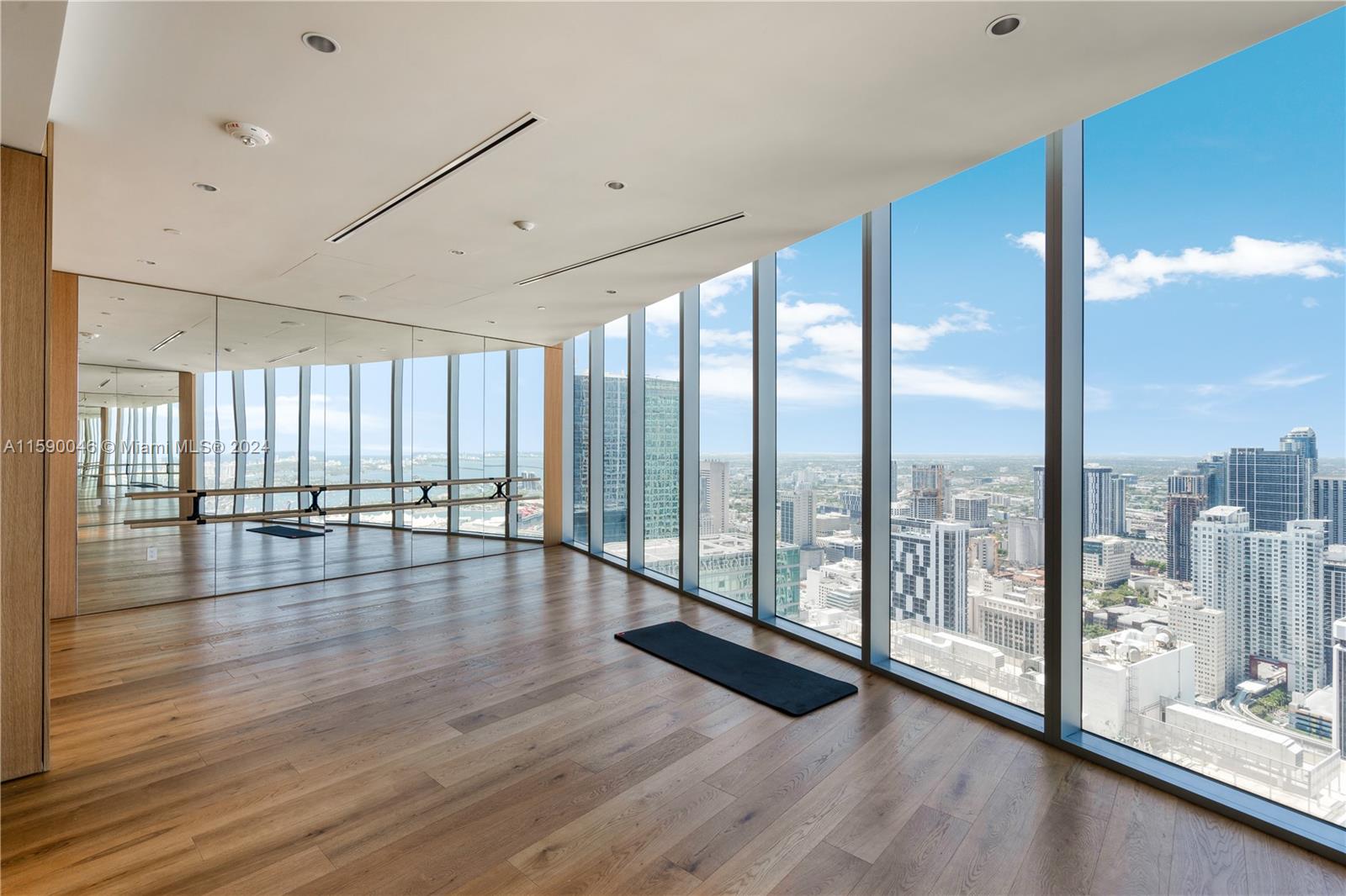 ASTON MARTIN RESIDENCES - Residential