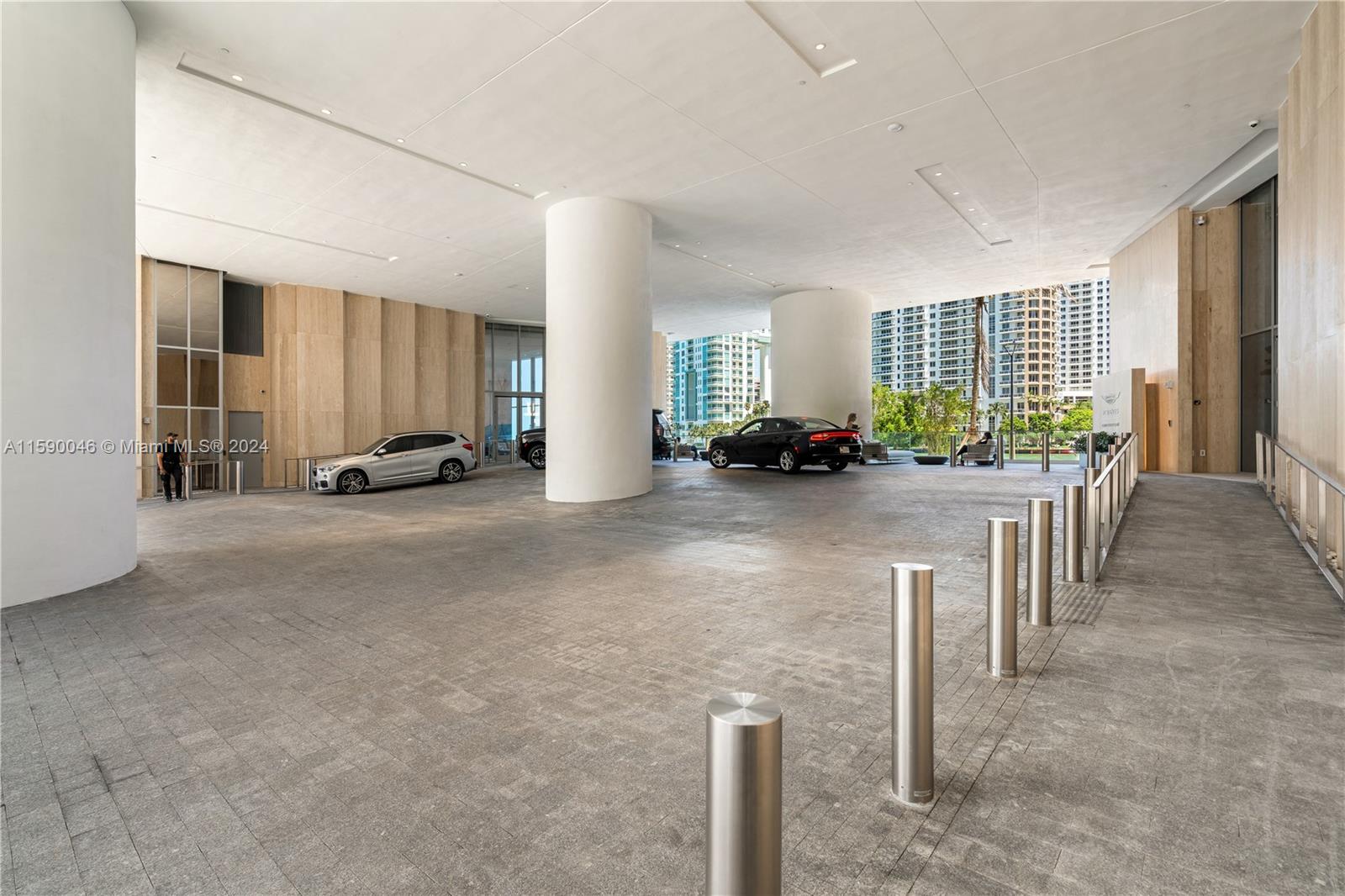 ASTON MARTIN RESIDENCES - Residential