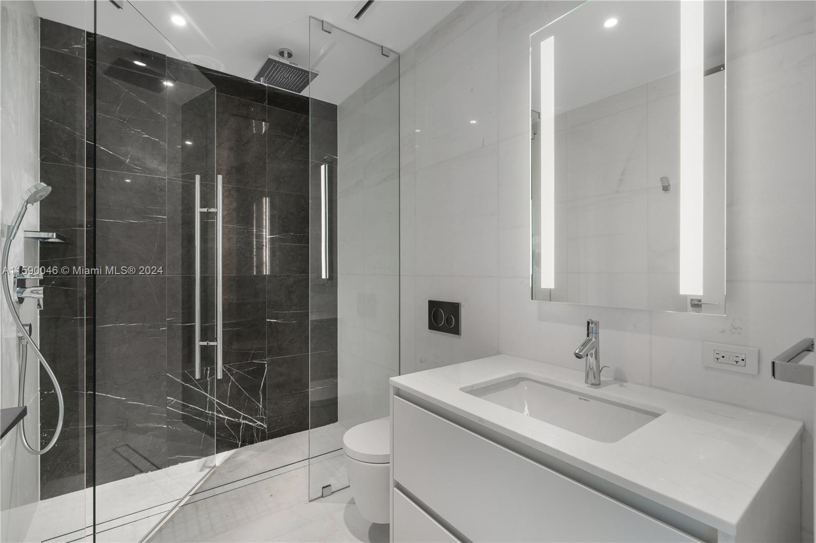 ASTON MARTIN RESIDENCES - Residential