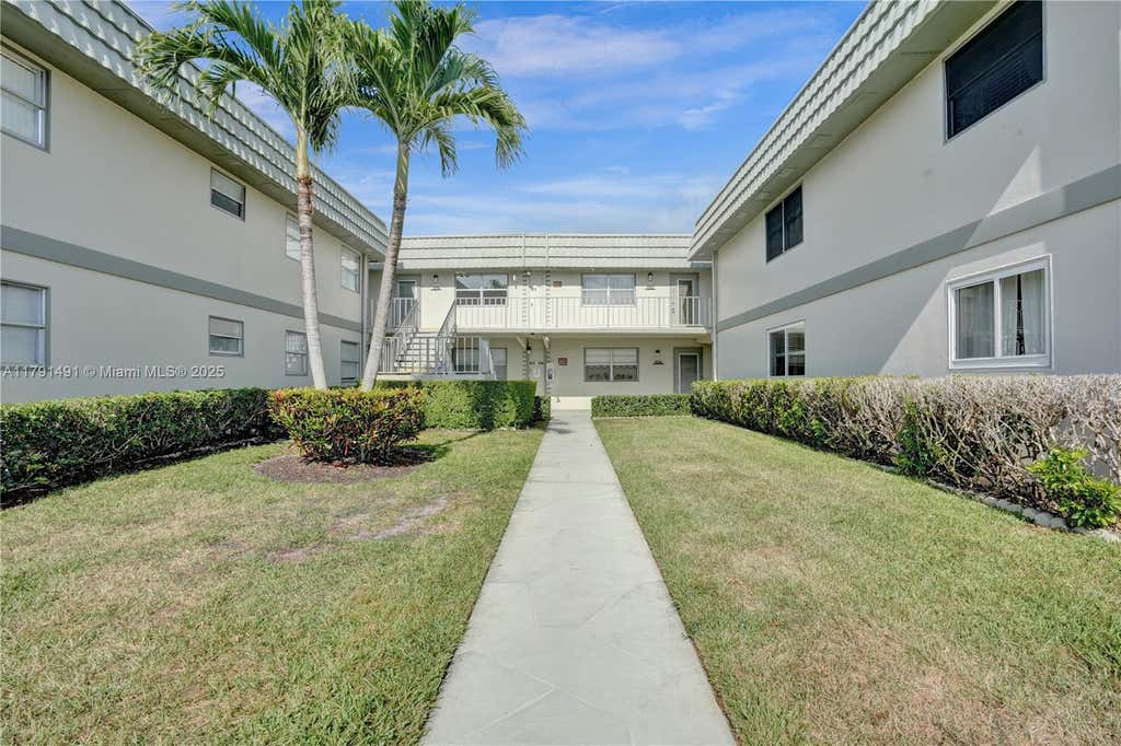 Photo of 127 Monaco C #C, Delray Beach, FL 33446 (MLS # A11791491)