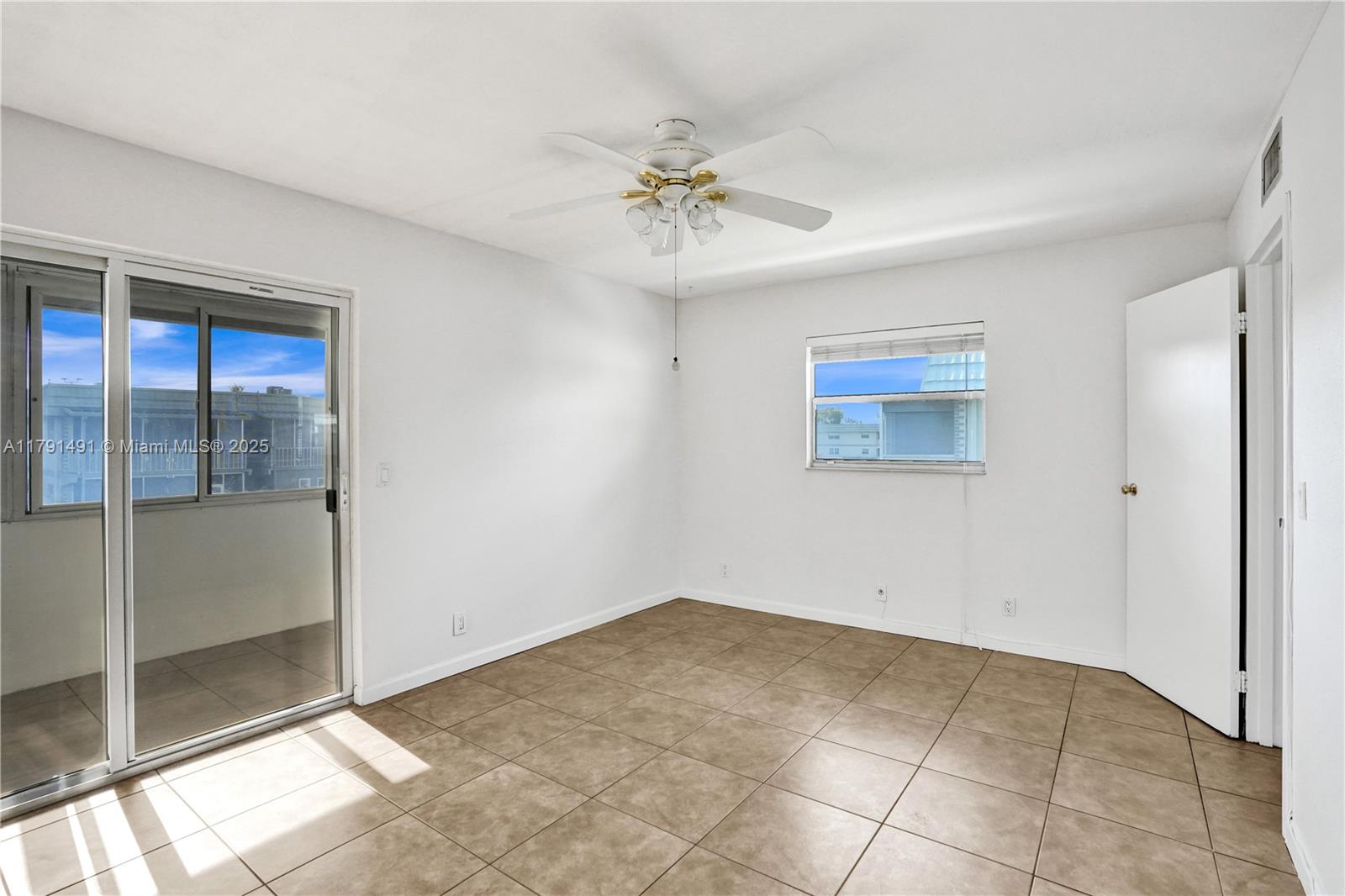 KINGS POINT MONACO CONDOS - Residential