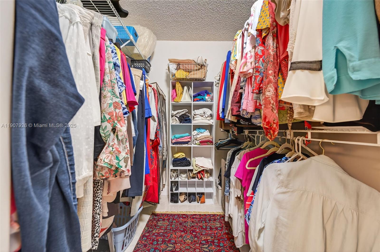 ARUBA VILLAGE E CONDO - Residential