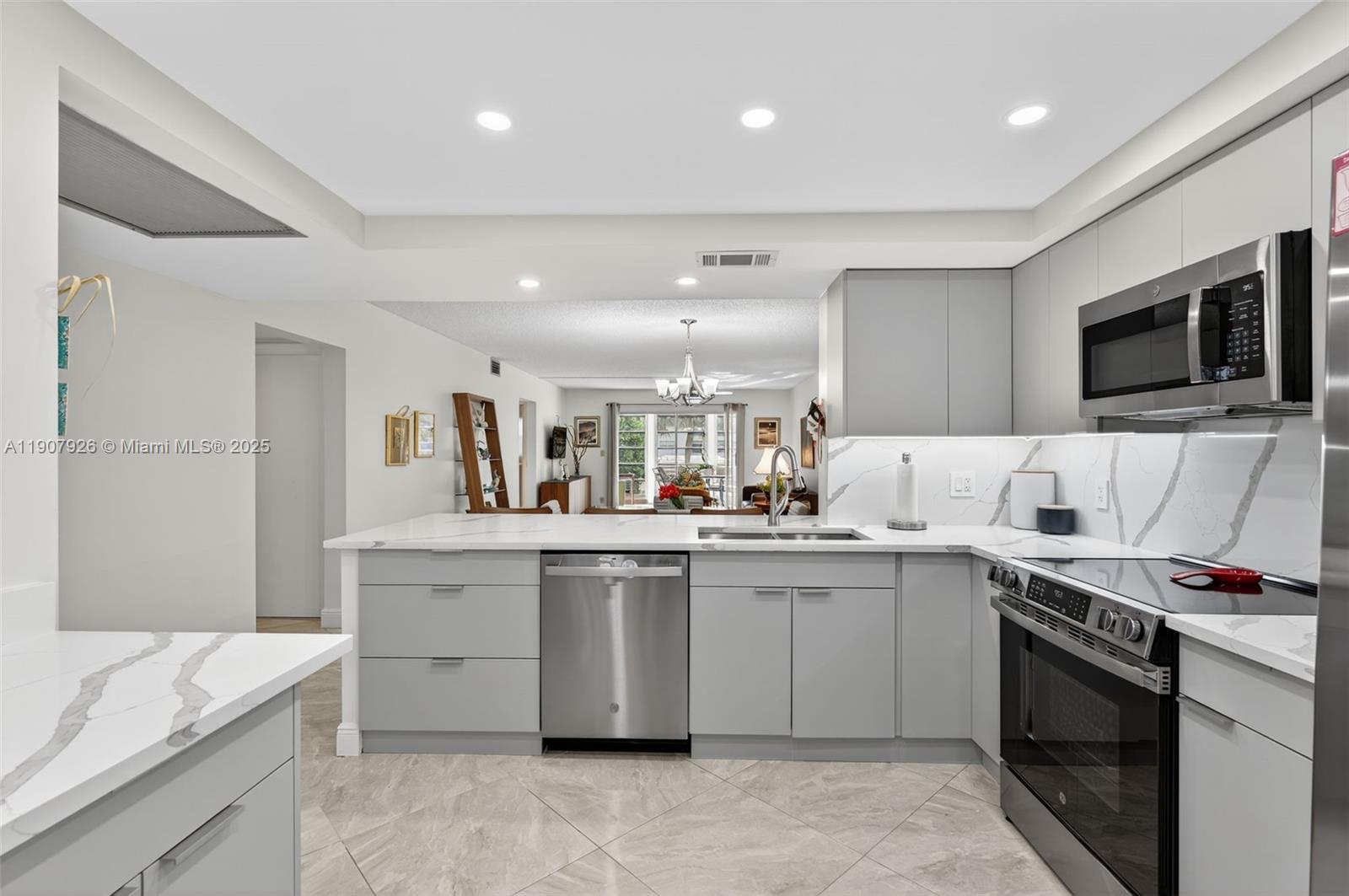 ARUBA VILLAGE E CONDO - Residential