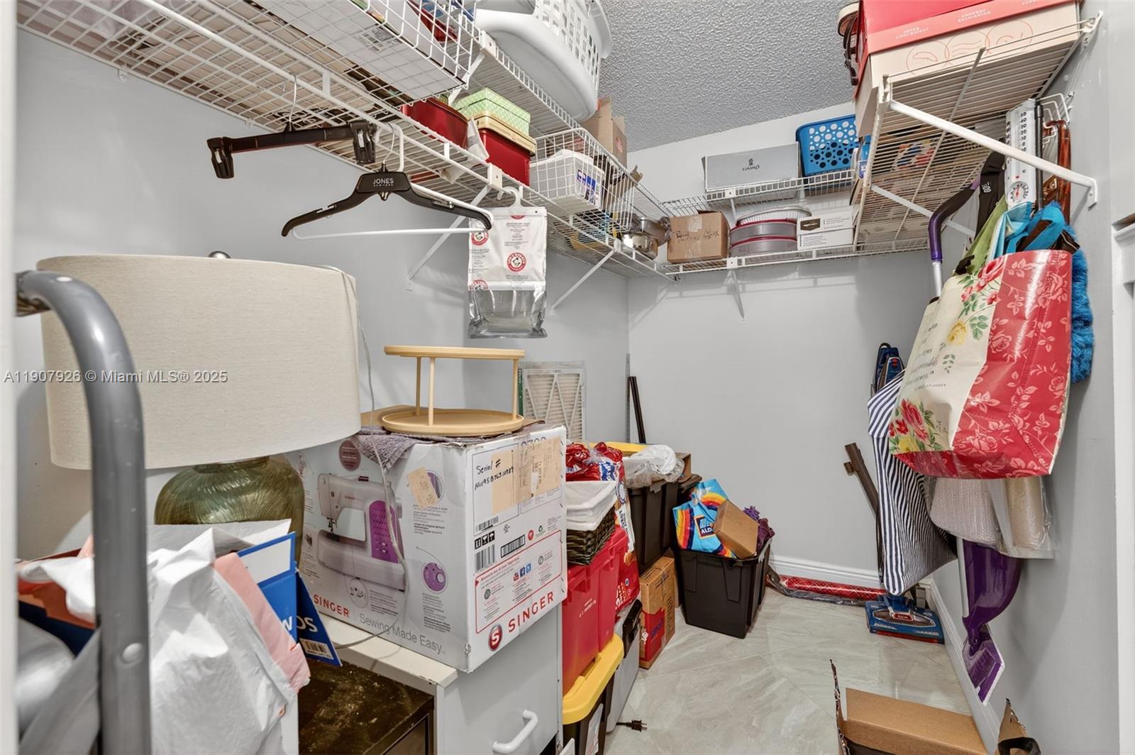 ARUBA VILLAGE E CONDO - Residential