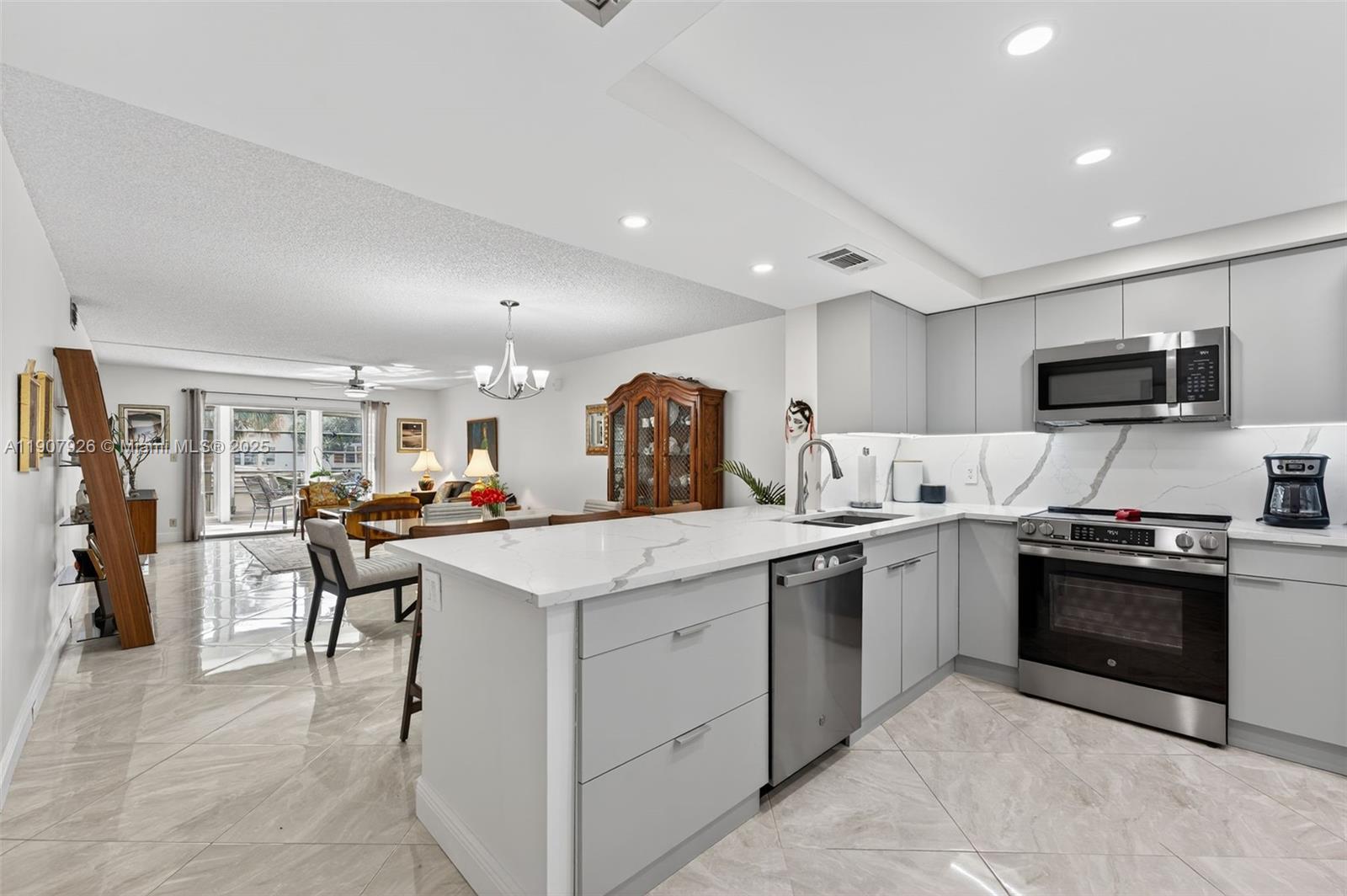 ARUBA VILLAGE E CONDO - Residential