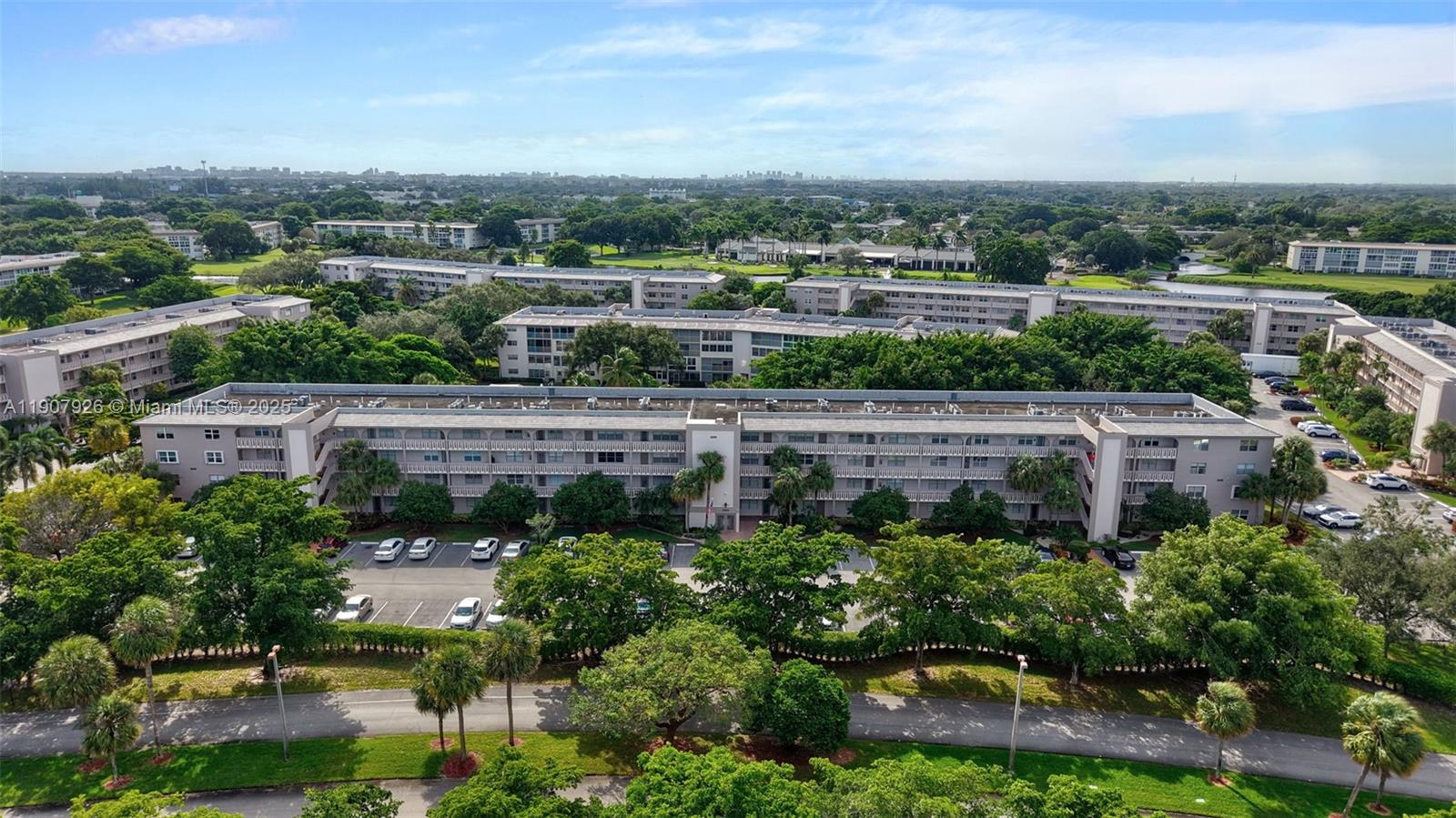 ARUBA VILLAGE E CONDO - Residential