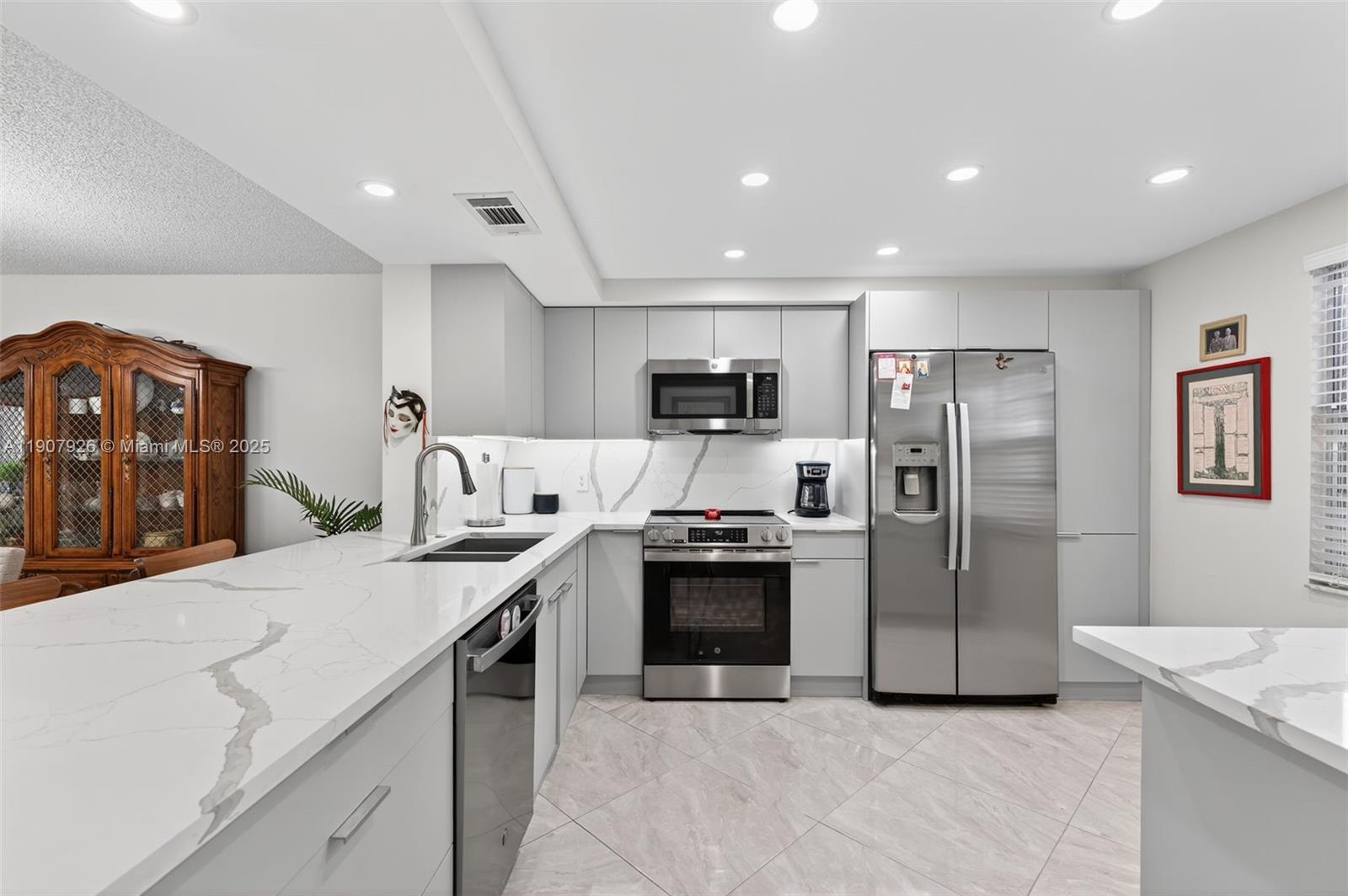 ARUBA VILLAGE E CONDO - Residential