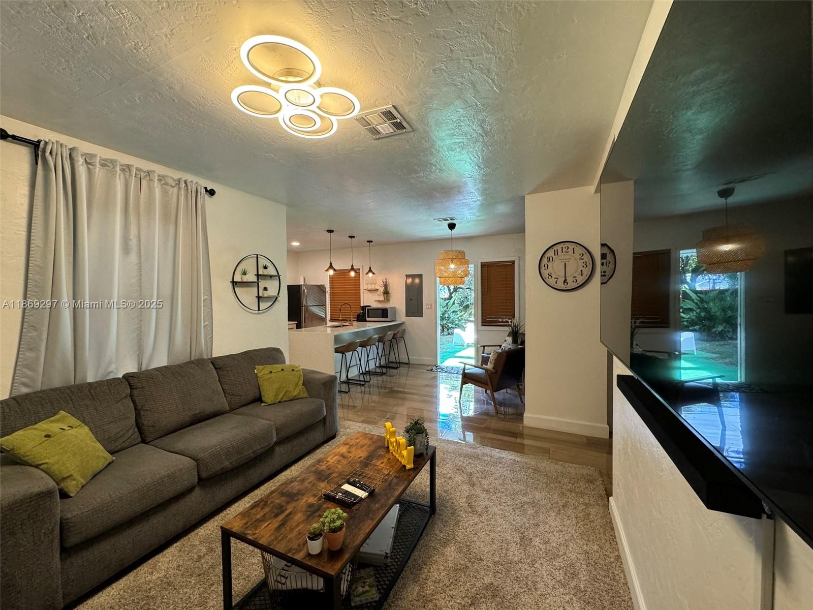 CROISSANT PARK RIVER SEC - Residential