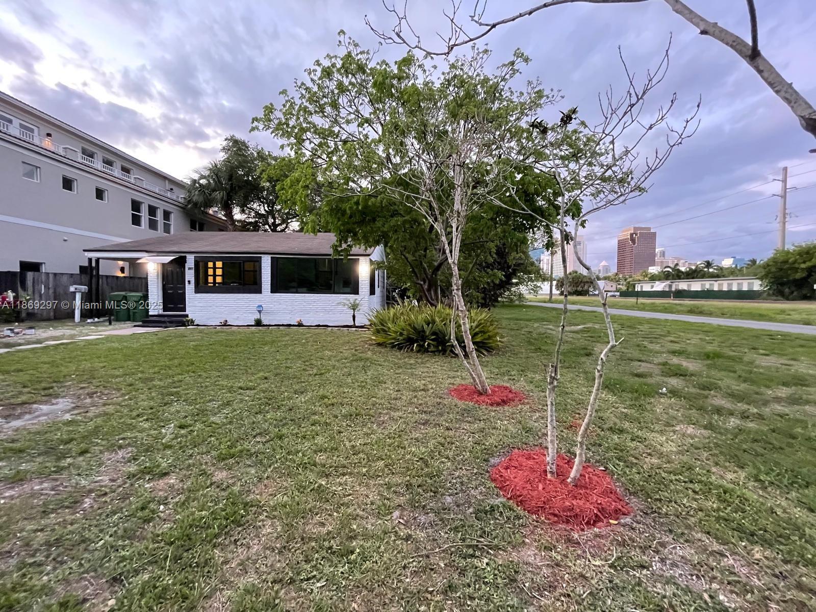 207 SW 11th Street