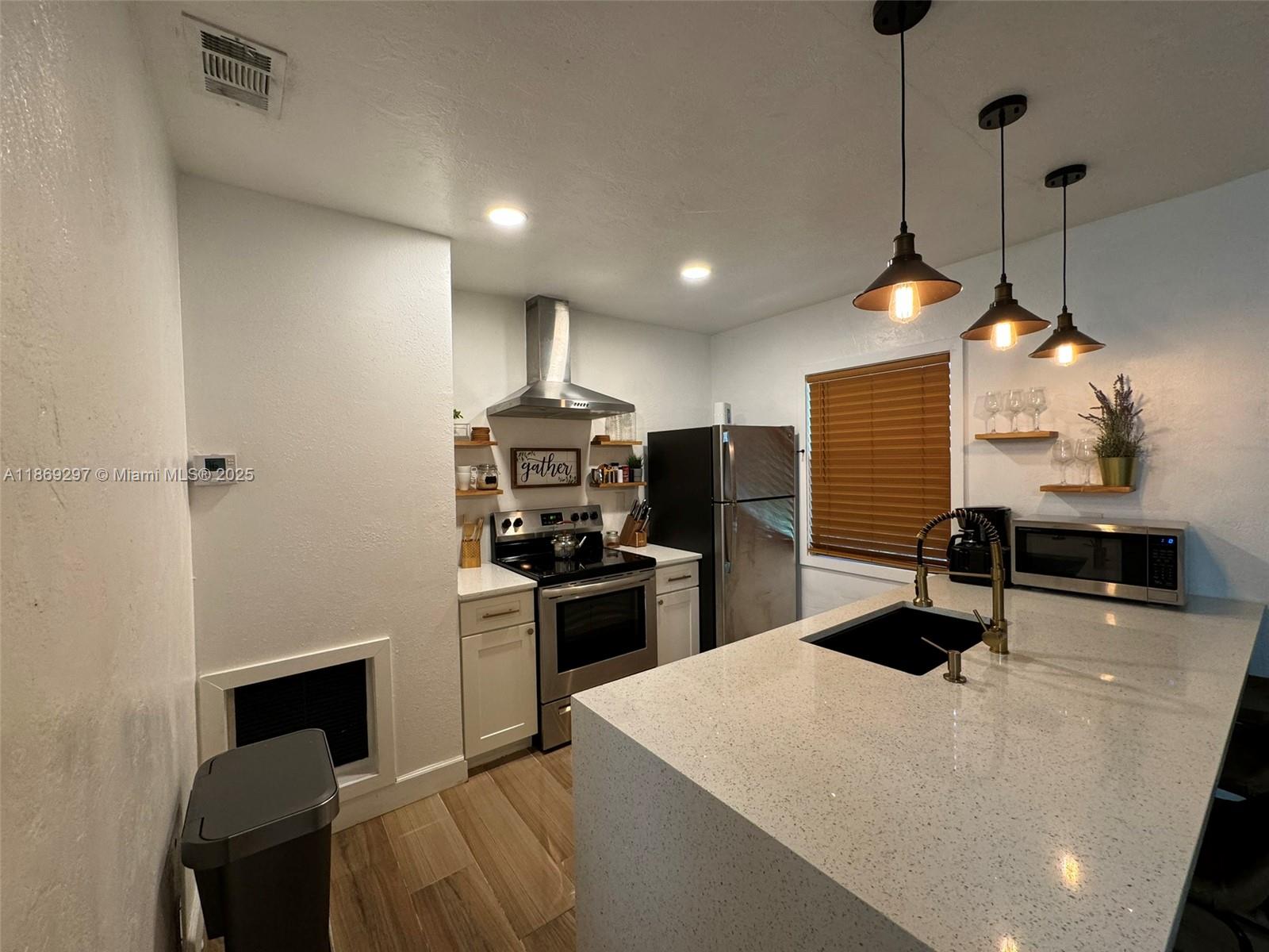 CROISSANT PARK RIVER SEC - Residential
