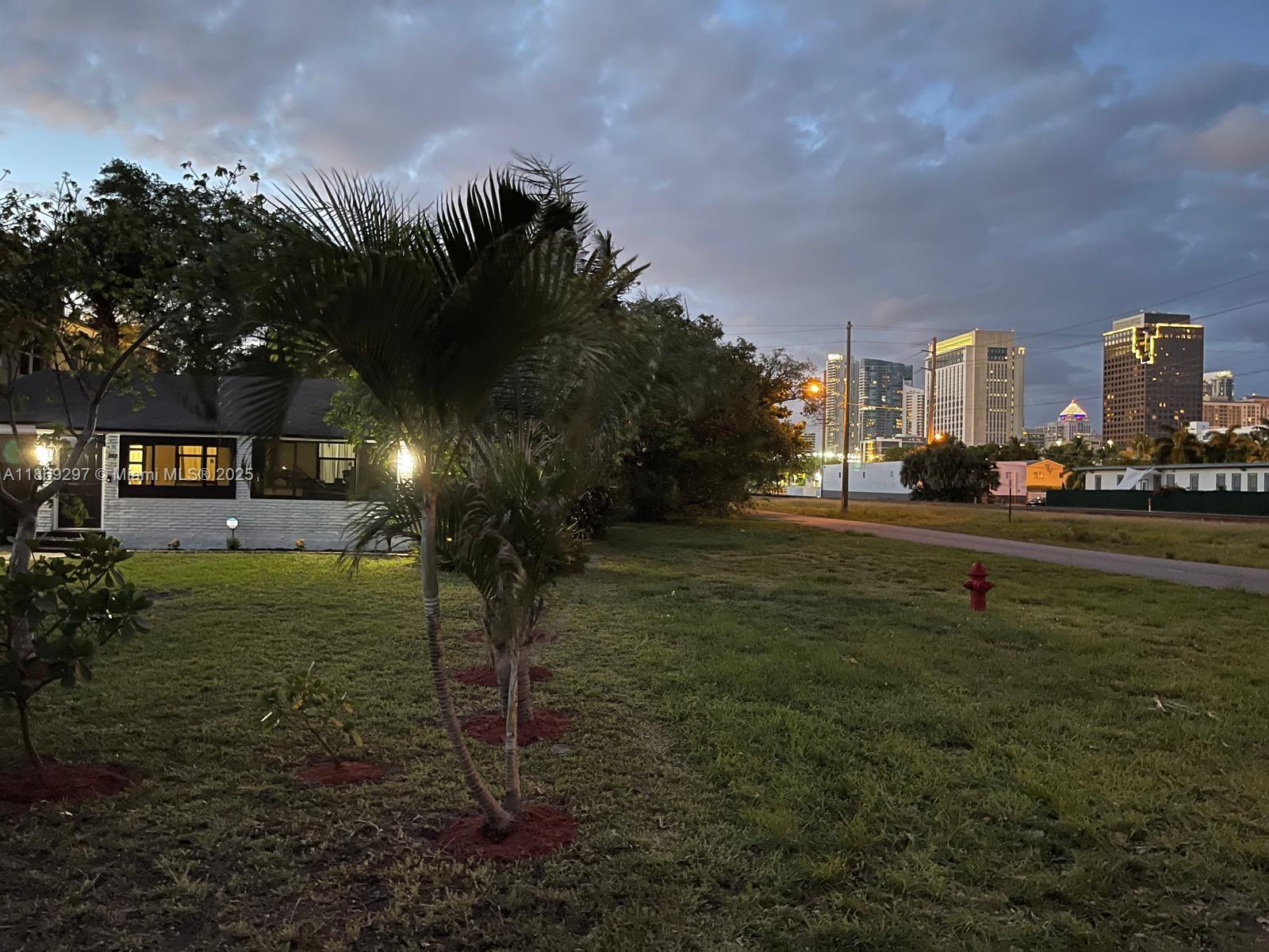 207 SW 11th Street