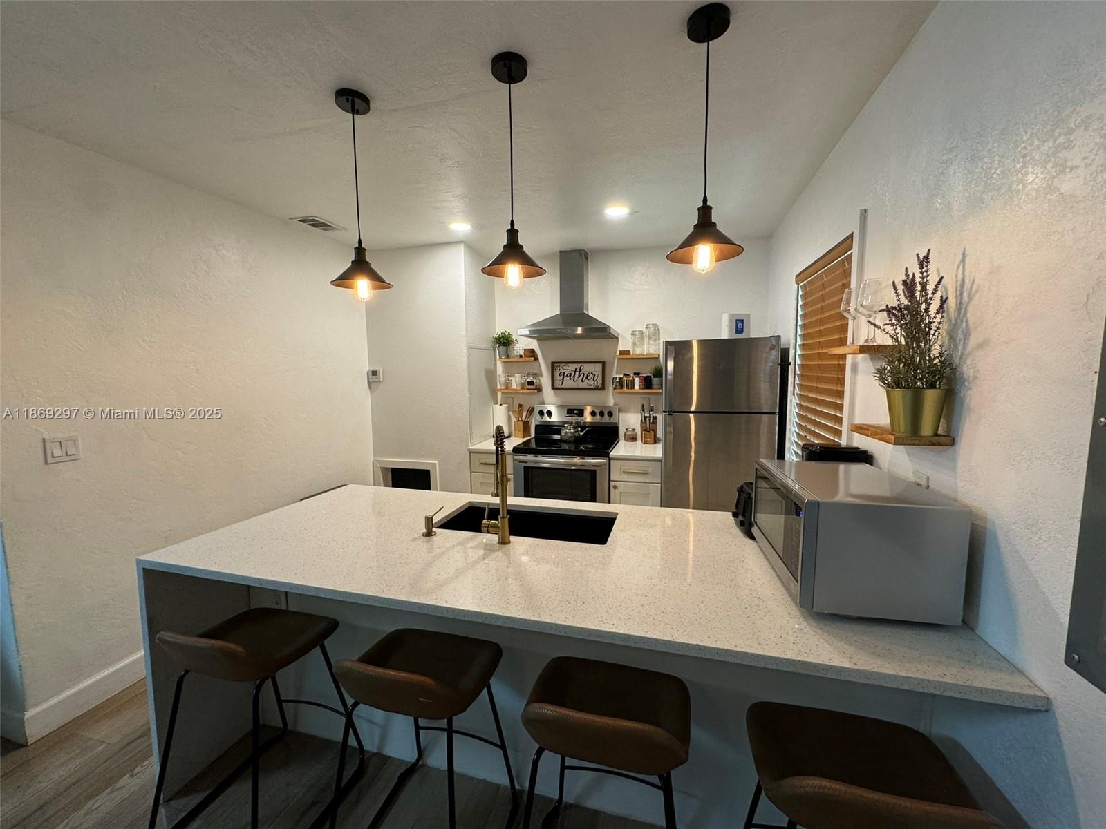 CROISSANT PARK RIVER SEC - Residential