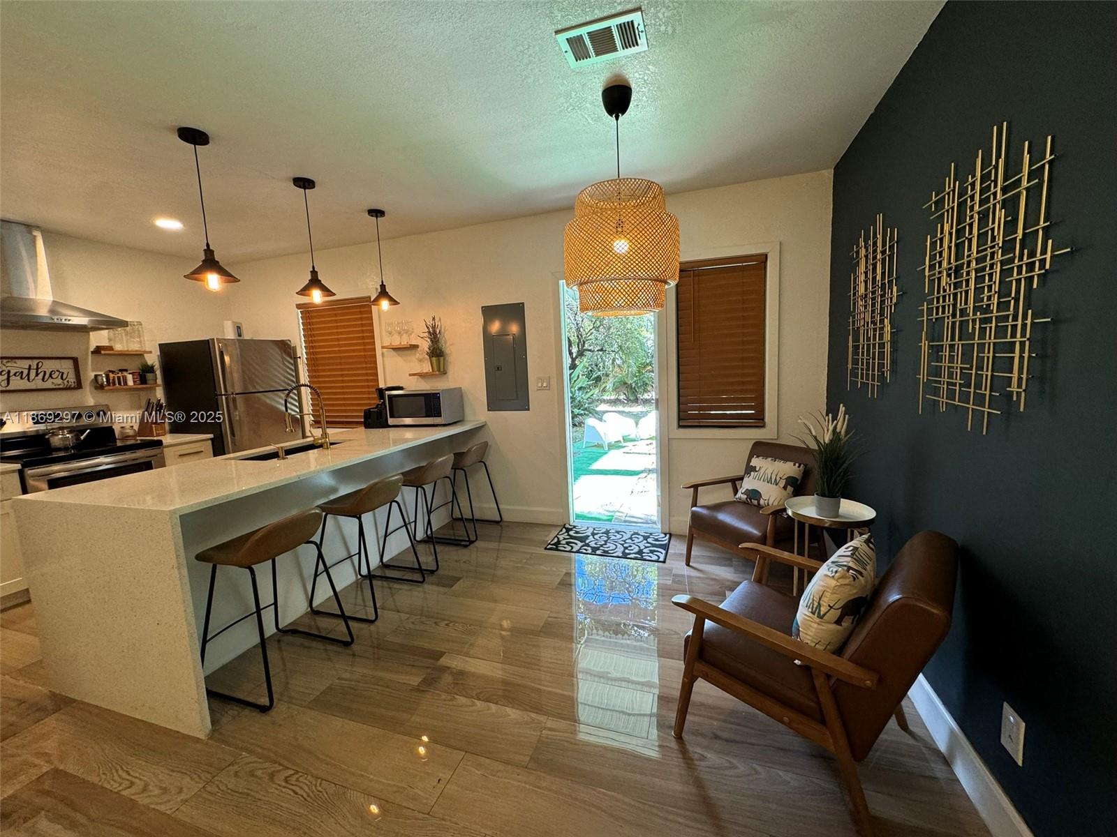 CROISSANT PARK RIVER SEC - Residential
