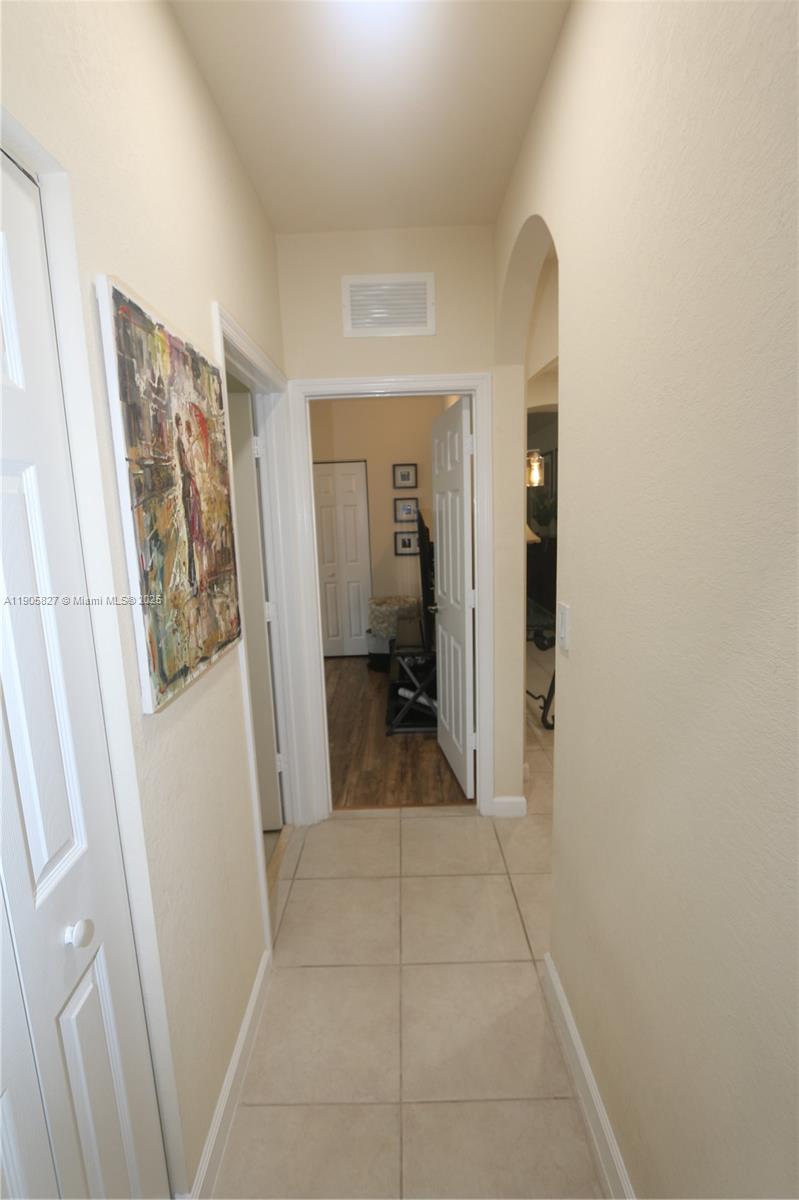 SILVER PALM SOUTHWEST - Residential Lease