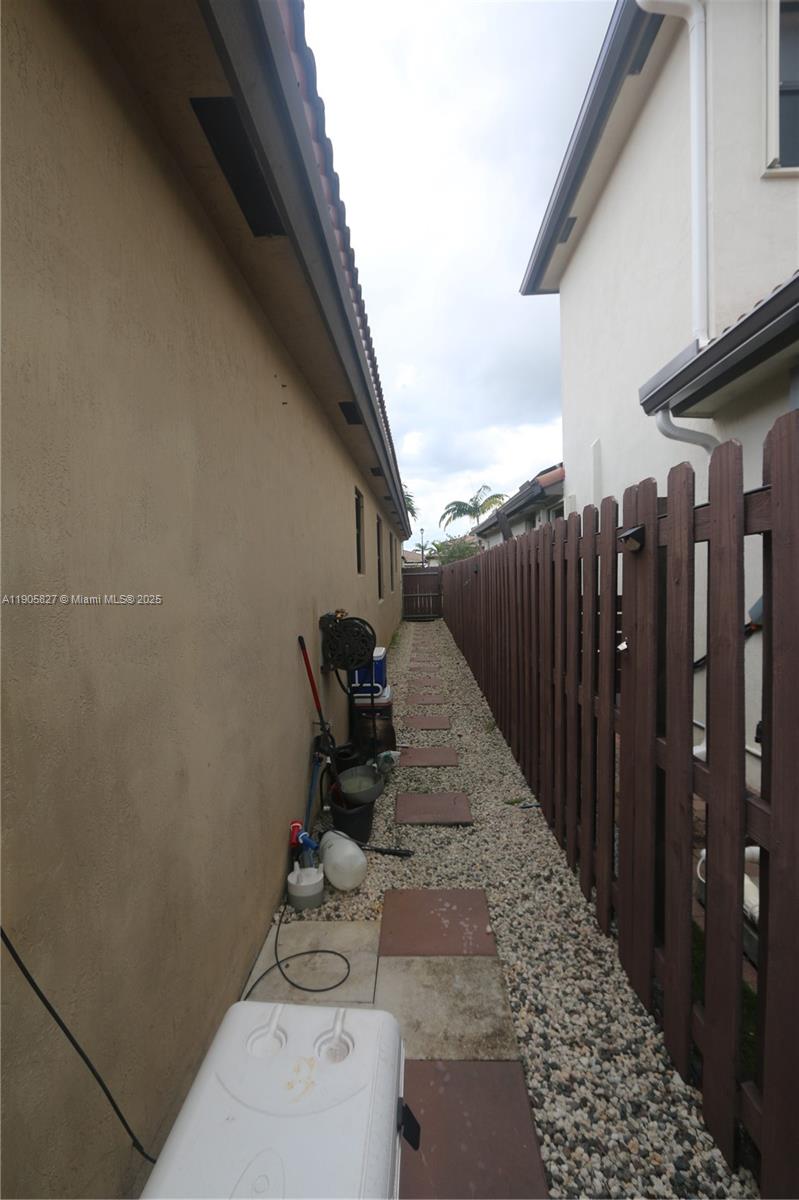 SILVER PALM SOUTHWEST - Residential Lease