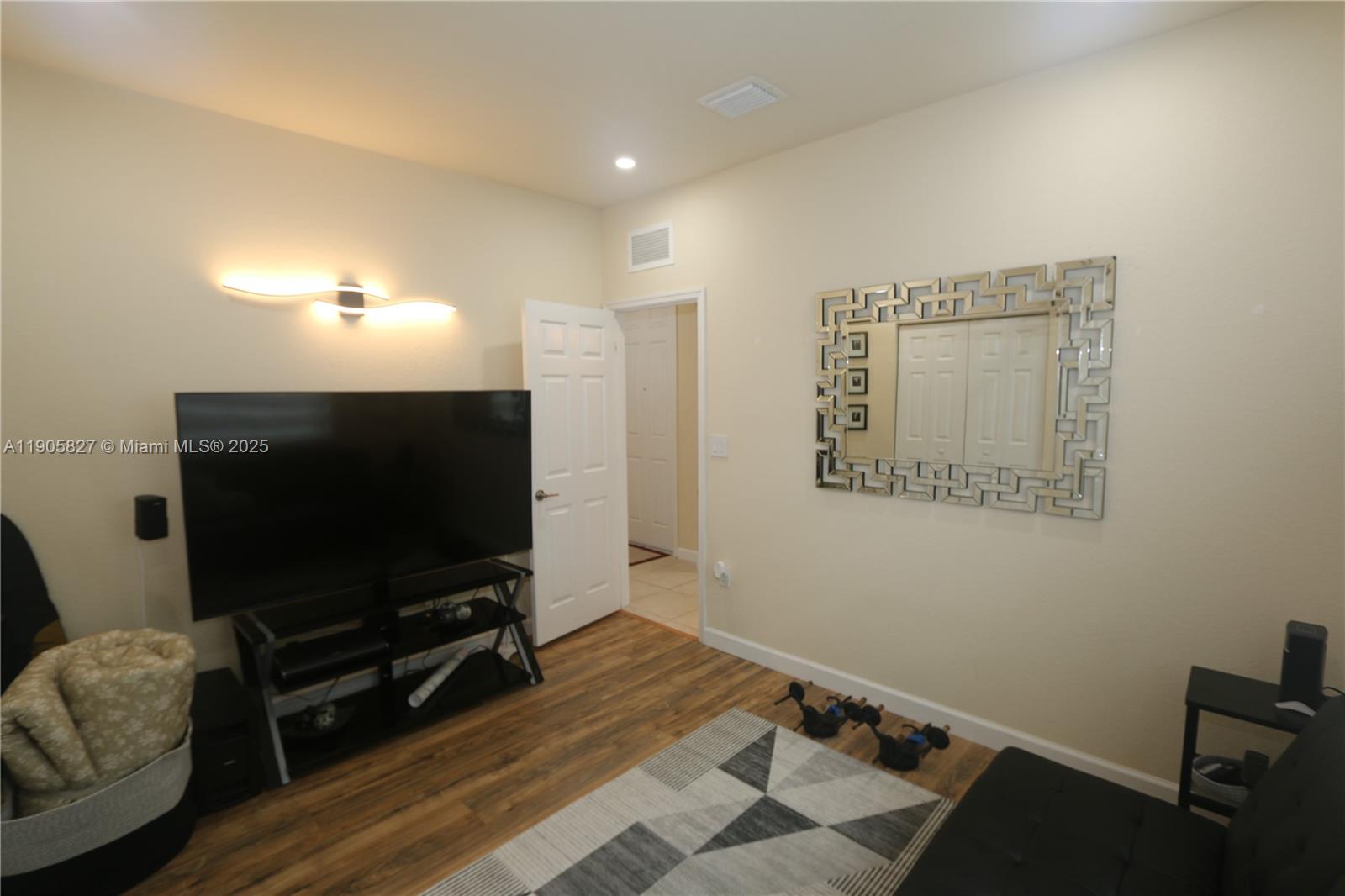 SILVER PALM SOUTHWEST - Residential Lease