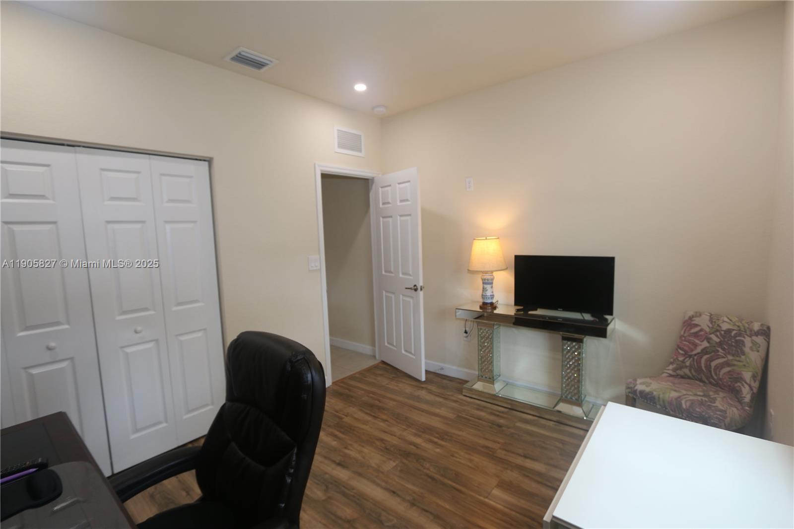 SILVER PALM SOUTHWEST - Residential Lease