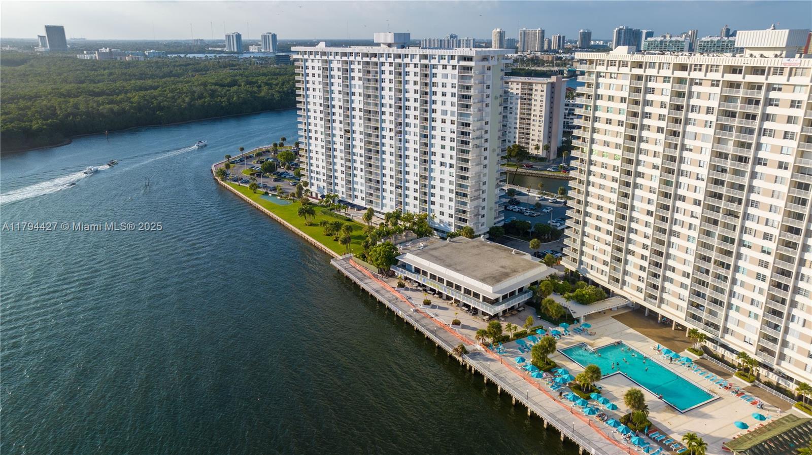 Rental Property at 500 Bayview Dr 1727, Sunny Isles Beach, Miami-Dade County, Florida - Bedrooms: 1 
Bathrooms: 2  - $2,450 MO.