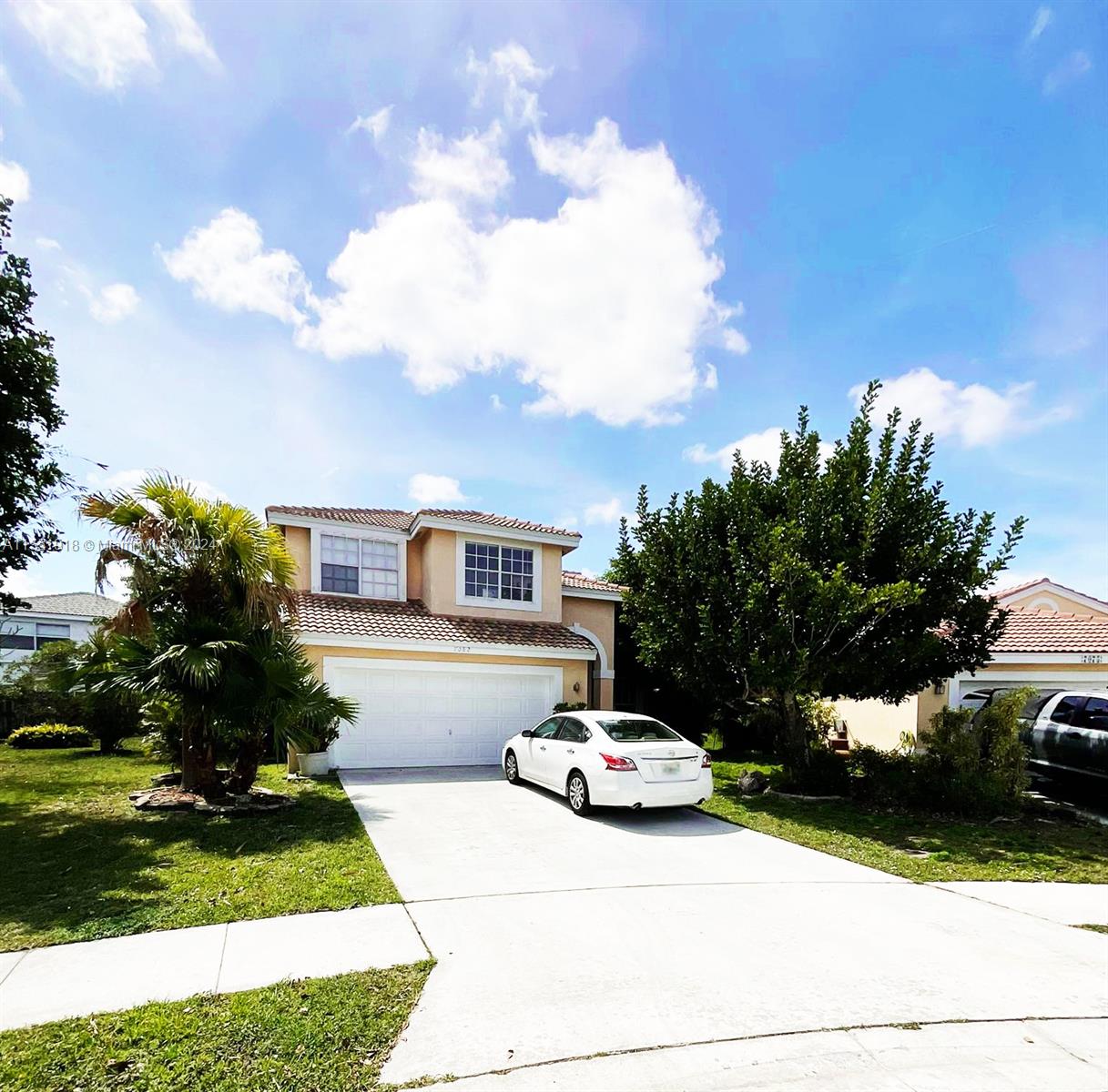 Property for Sale at 7082 Geneva Lakes Ct Ct, Lake Worth, Palm Beach County, Florida - Bedrooms: 4 
Bathrooms: 3  - $569,999